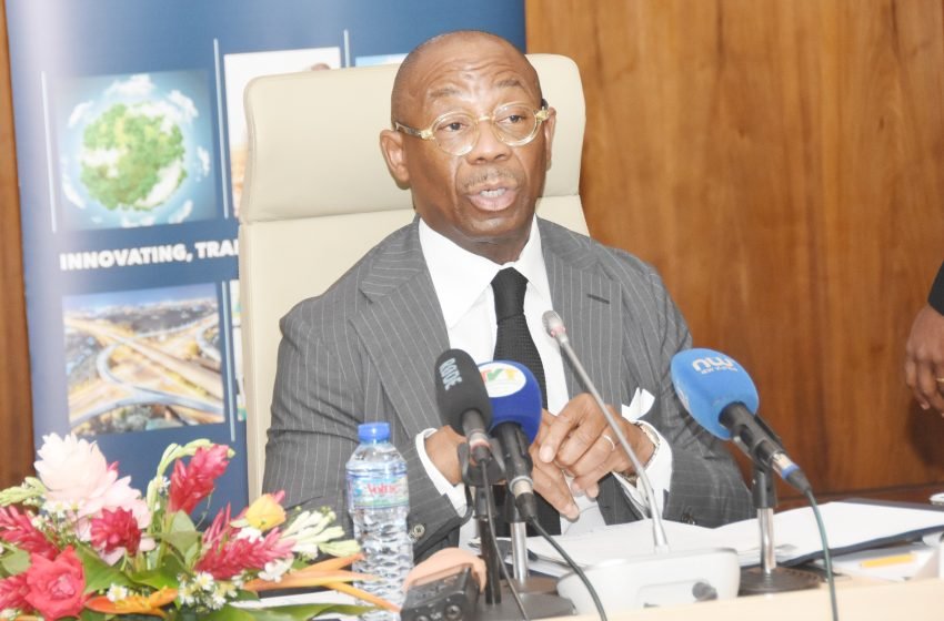 djagbl_agosso's tweet photo. La #BOAD injecte 157,5 milliards FCFA dans l'économie régionale. Sous la direction de #SergeEkué, la banque renforce ses engagements vers l'#énergie, l'#agrobusiness et le Plan Djoliba 2026-2030 pour garantir la souveraineté de l'#UEMOA.
#Économie #Finance https://t.co/C3Pa2HMr2m
