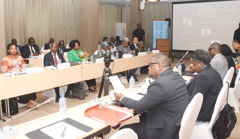 djagbl_agosso's tweet photo. La #BOAD injecte 157,5 milliards FCFA dans l'économie régionale. Sous la direction de #SergeEkué, la banque renforce ses engagements vers l'#énergie, l'#agrobusiness et le Plan Djoliba 2026-2030 pour garantir la souveraineté de l'#UEMOA.
#Économie #Finance https://t.co/C3Pa2HMr2m