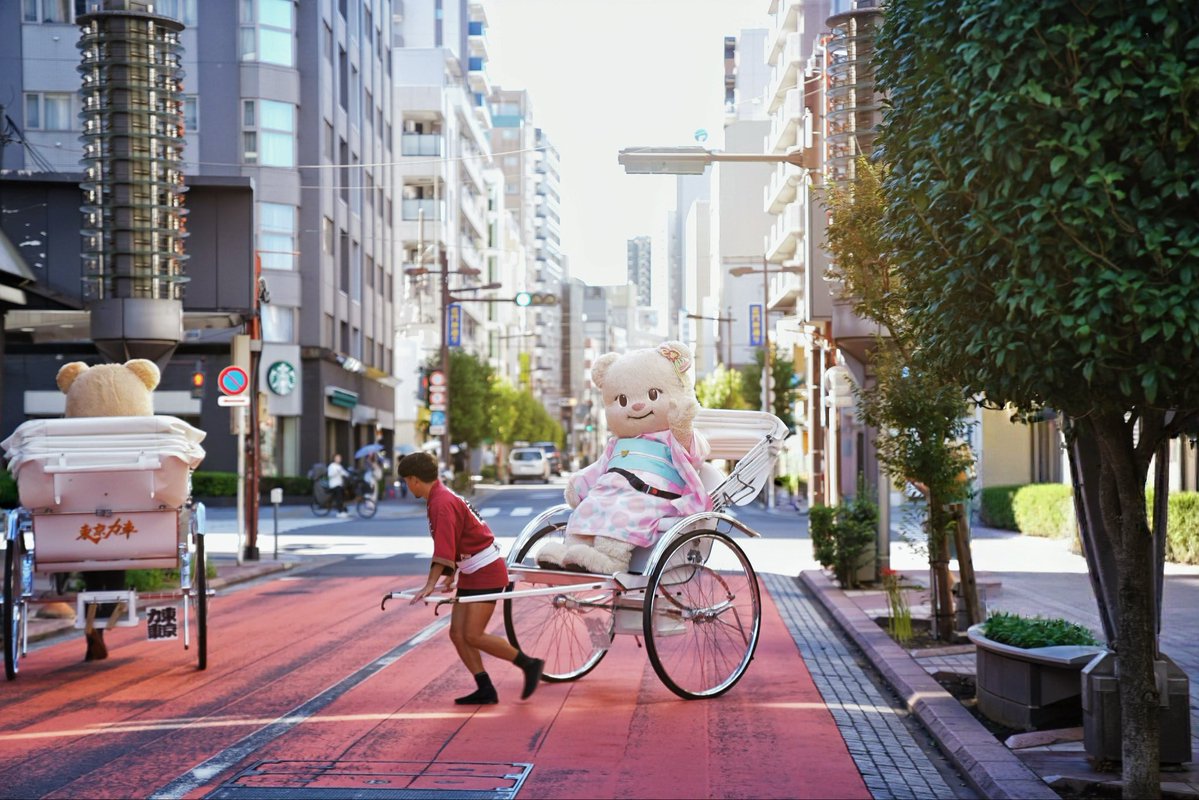 biancabearth's tweet photo. バターベアと一緒に人力車に乗って、東京の景色を楽しみました☺️💓
 どこを見ても素敵な景色ばかりで、とてもいい思い出になりました💌

#バターベア #ビアンカベア #浅草 #東京スカイツリー #Biancabear https://t.co/USa7N2mbPN