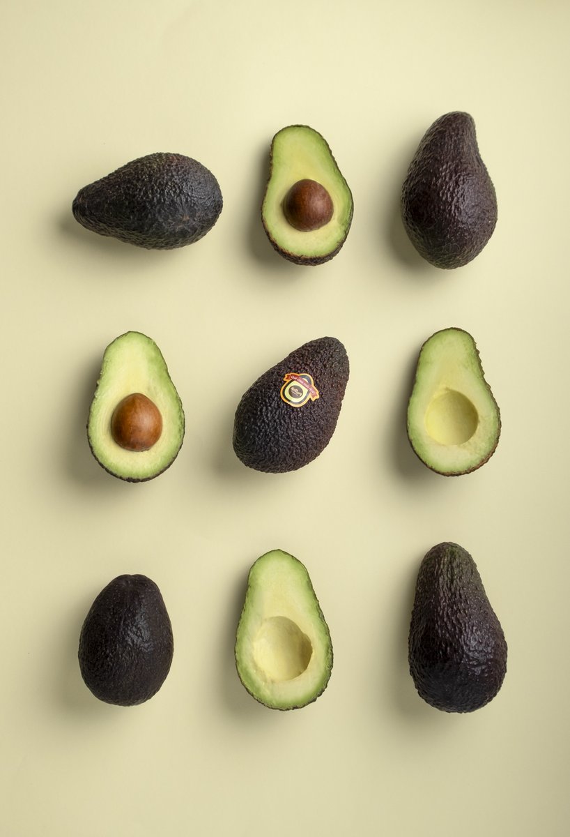 AurumCosarica's tweet photo. Lo difícil no es hacerles una foto bonita. Es no comértelos antes de hacerla 🥑📸 Cremosos, en su punto y preparados para ser los protagonistas de tus platos 💚
.
#aguacate #aguacatepremium #comidasaludable #aesthetic #aestheticfood https://t.co/dd5PDpYpZH
