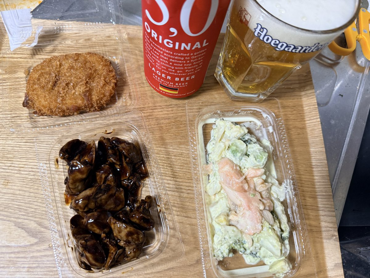 ppmtp33's tweet photo. 人生サボってる人間のメシ 今日も小腹満たして速攻寝る https://t.co/eVbXDKTVTR