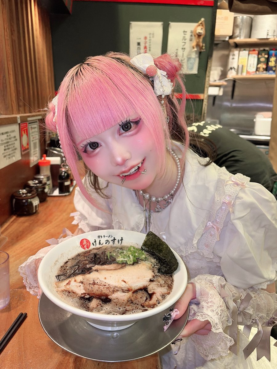 uin2218's tweet photo. いっぱい笑っていっぱい食べます❕🌟 https://t.co/tcthDkBLeO