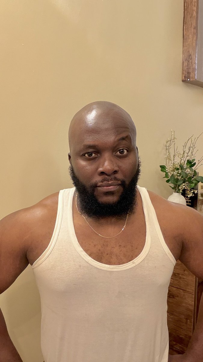 currentiyke's tweet photo. See as head dey shine. 👨🏾‍🦲😁 https://t.co/0eLwQpjup3