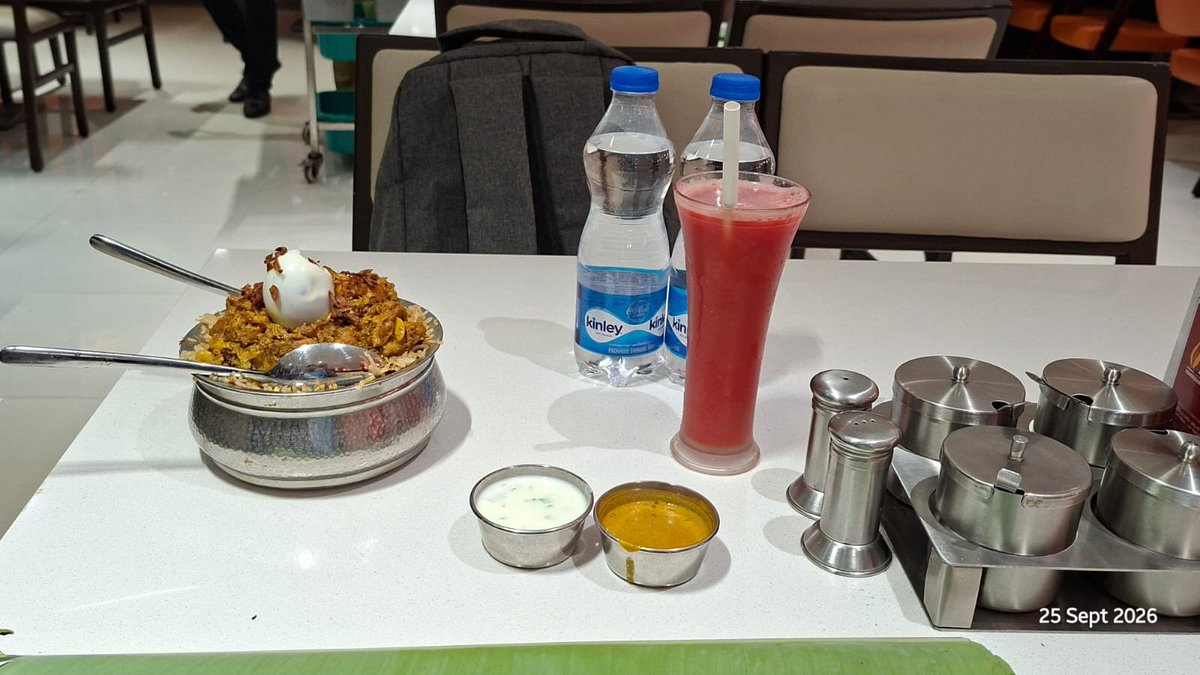 nikhilabrahamp's tweet photo. Lunch Time. https://t.co/HmImioqlJR