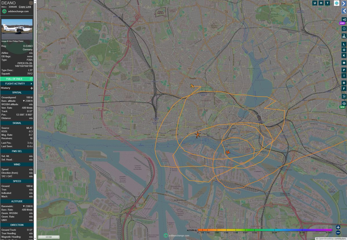 rootsmessenger's tweet photo. Das NATO-Manöver #RedStormCharlie in Hamburg ist am heutigen Freitag in vollem Gange. Neben einem Helikopter der Bundespolizei kreist auch eine noch nicht näher identifizierte Drohne über dem Hamburger Hafen, und auch ein ziviles Kleinflugzeug. #NASTY https://t.co/9FngRCspX1 https://t.co/Wu1OehW5Nl
