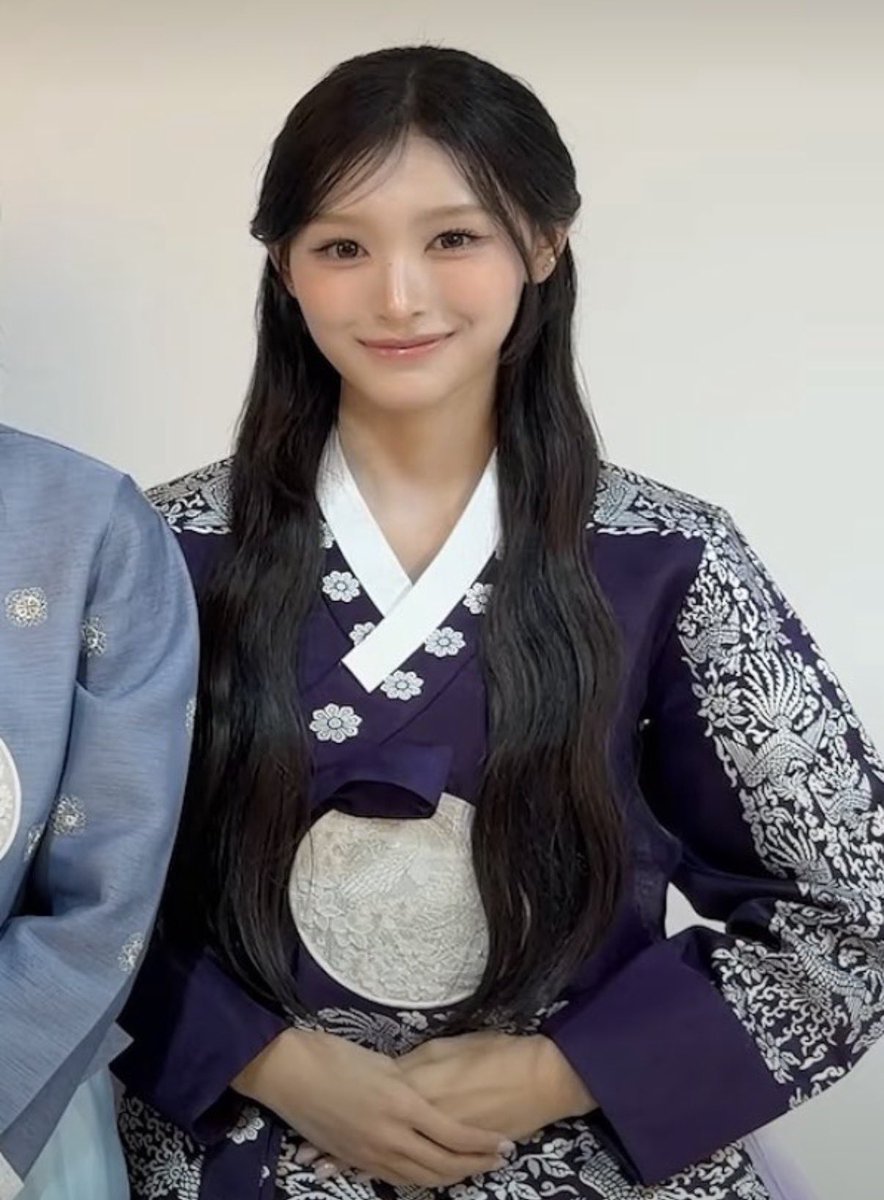 minamilae's tweet photo. 미나미 미모 무슨 일이야🤭
한복이 이렇게 잘 어울리면 어떡해!!//😘
볼때마다 너무 예뻐서 심장아픔 https://t.co/fo4ByRsH8y
