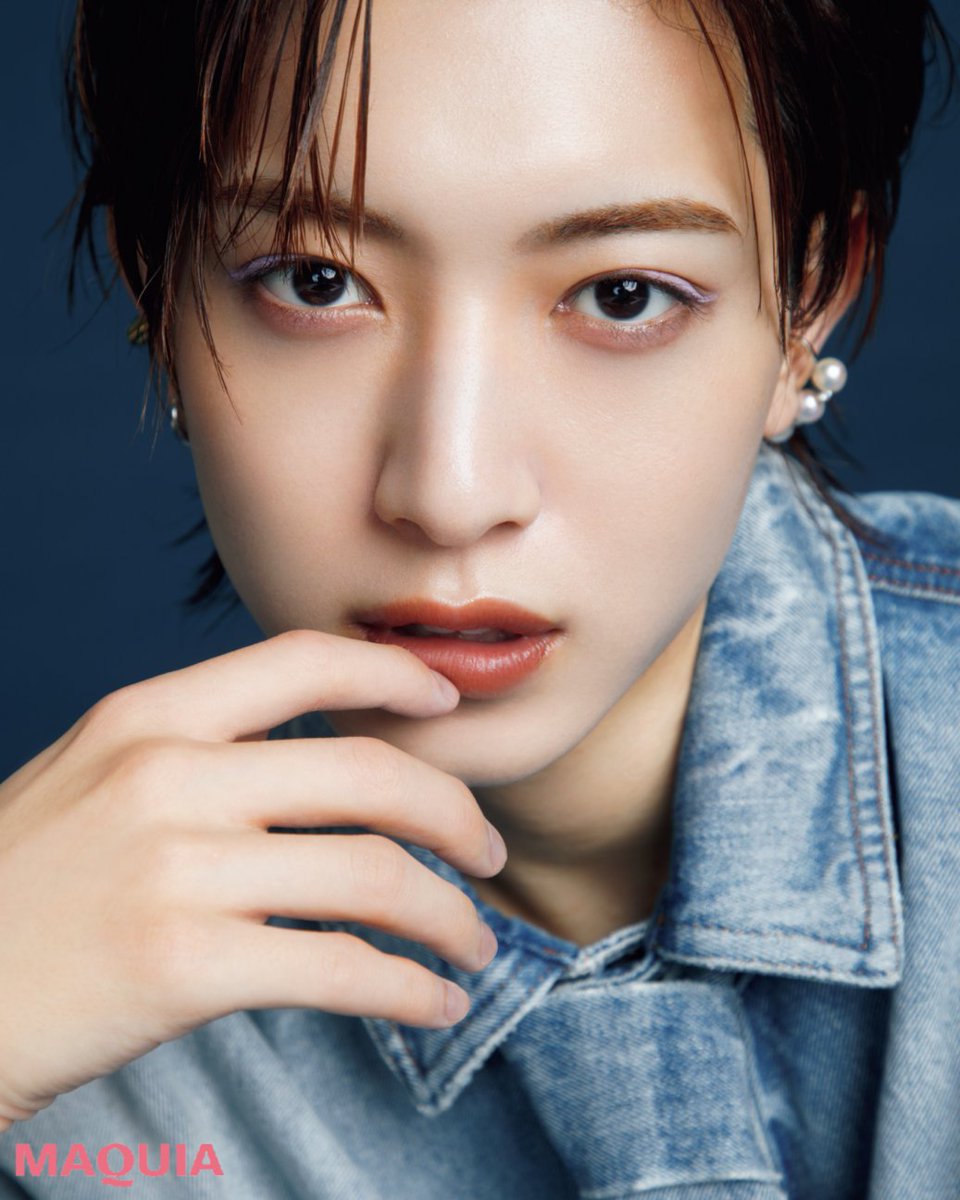 maquia_magazine's tweet photo. 【#中村嶺亜 さん×コントゥアベージュメイク🍁】

注目の5人の俳優が秋の気分にフィットするドラマティックなメイクを纏って登場✨
そのなかから特別に中村嶺亜さん（KEY TO LIT）のカットを公開いたします📸🩷

余裕を感じる遊び心で、きまりすぎない抜け感を楽しんで！

🔗マキア11月号の詳細はこちら
https://t.co/CXkBpDoBs8

#KEYTOLIT #キテレツ
