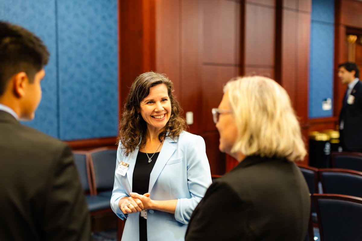 This week, the @DeptofWar CIO Cyber Workforce and Academic Engagement teams attended the SANS Institute’s Capitol Hill Cyber Workforce Forum to share best practices and discuss how the DoW is strengthening today’s cyber workforce and building the talent pipeline for tomorrow.

We https://t.co/mmquBZi0Ds