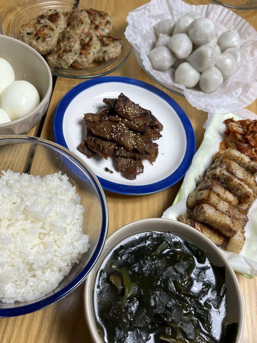 dPQjwlrhtlvdj's tweet photo. 우리집안 콩가루라 명절때 안 모여서 그냥 엄마랑 둘이 이렇게 해먹음 https://t.co/xaA11ZYanj