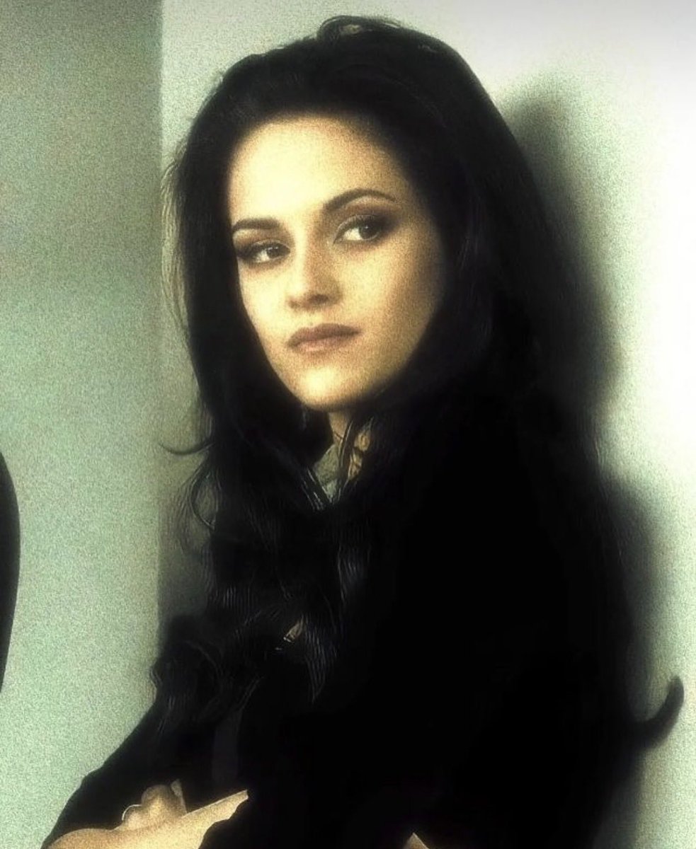 danyxo__'s tweet photo. come back to me kristen stewart as vampire bella swan in breaking dawn part two https://t.co/pFd01ab3FO
