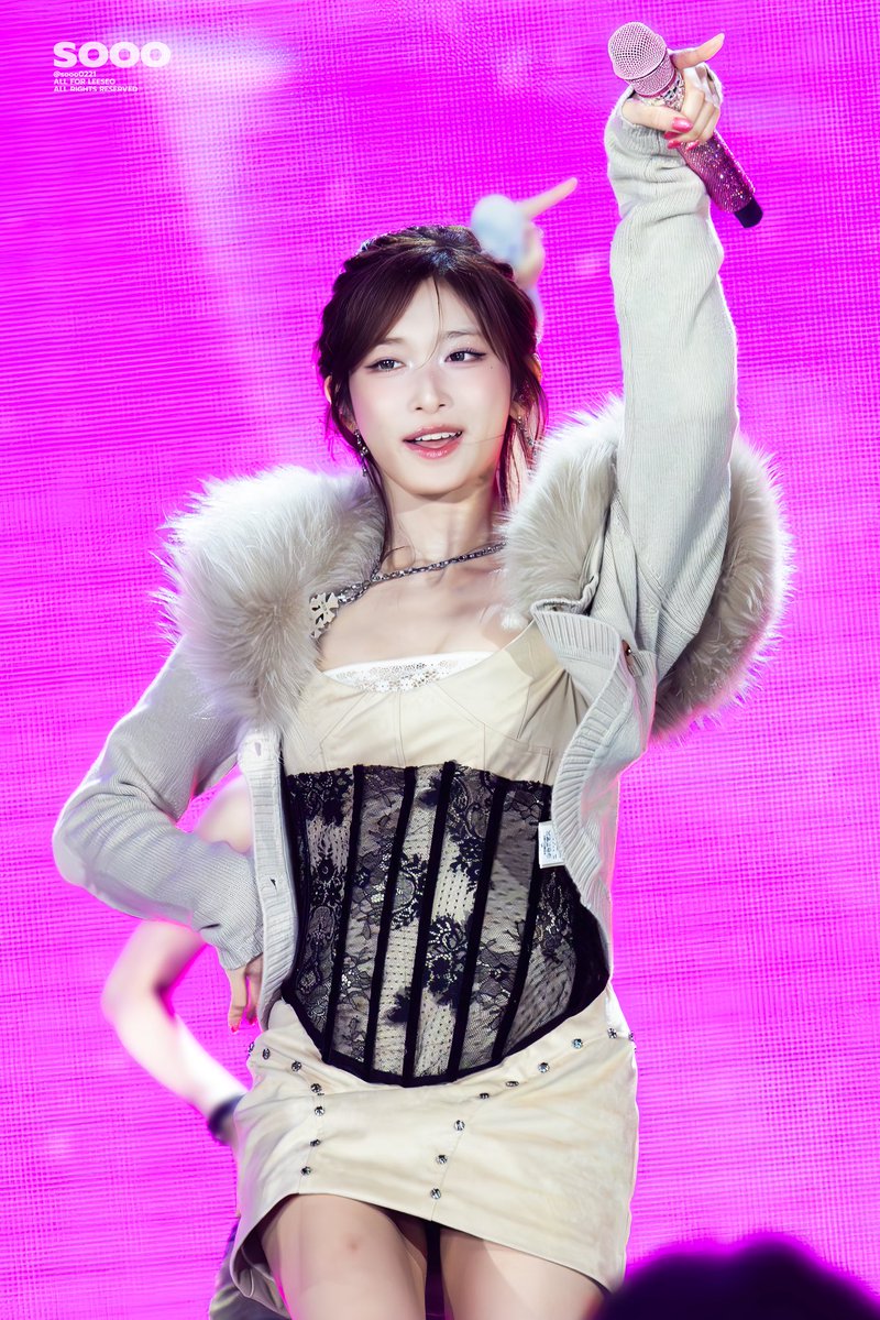 sooo0221's tweet photo. 260923
BANG BANG
#LEESEO #이서 #IVE #아이브 https://t.co/Imh8CRVWmv