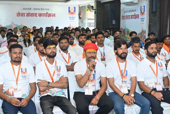 danishazadbjp's tweet photo. #ललितपुर
आज प्रभार जनपद ललितपुर में सेवा संकल्प अभियान के तहत वाराणसी से गुजरात के वडनगर की यात्रा पर निकले सेवा यात्रियों से माननीय प्रधानमंत्री श्री @narendramodi जी ने वीडियो कॉन्फ्रेंसिंग के माध्यम से संवाद किया।
इस अवसर पर सेवा यात्रियों के साथ उपस्थित रहकर आदरणीय प्रधानमंत्री जी के प्रेरणादायी संवाद को सुना।
सेवा, समर्पण और राष्ट्रभक्ति की भावना से आगे बढ़ रहे इन सेवा यात्रियों का संकल्प निश्चित रूप से युवाओं को जनसेवा एवं राष्ट्रसेवा के लिए प्रेरित करेगा।
इस अवसर पर प्रदेश उपाध्यक्ष भाजपा श्री देवेश कोरी जी, क्षेत्रीय अध्यक्ष भाजपा श्री रामकिशोर साहू जी, माननीय विधायक श्री रामरतन कुशवाहा जी, जिला पंचायत अध्यक्ष श्री कैलाश निरंजन जी, जिलाध्यक्ष भाजपा श्री हरिश्चन्द्र रावत जी सहित संगठन के पदाधिकारीगण एवं कार्यकर्ताओं की उपस्थिति रही।
@myogiadityanath @PMOIndia @AmitShah @NitinNabin @mppchaudhary @idharampalsingh @BJP4India @BJP4UP