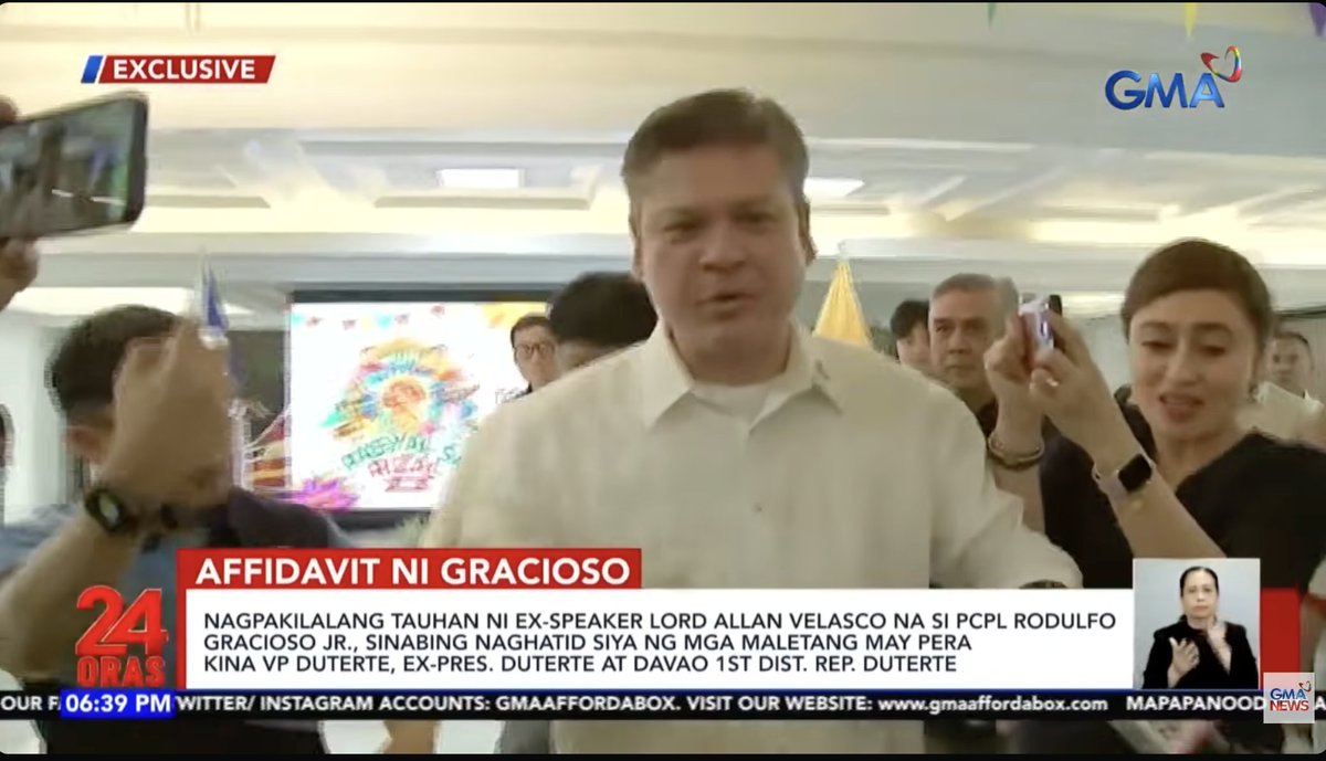 justinmaniluh's tweet photo. 24 ORAS EXCLUSIVE! 

Billions of money delivered to Vice President Sara Duterte, Former President Rodrigo Roa Duterte and Congressman Pulong Duterte -- according to former Speaker Lord Allan Velasco's bagman. 

If indeed Gracioso is telling the truth --- the script of the 18 Marites were from the personal experience of the Dutertes pala. Lol