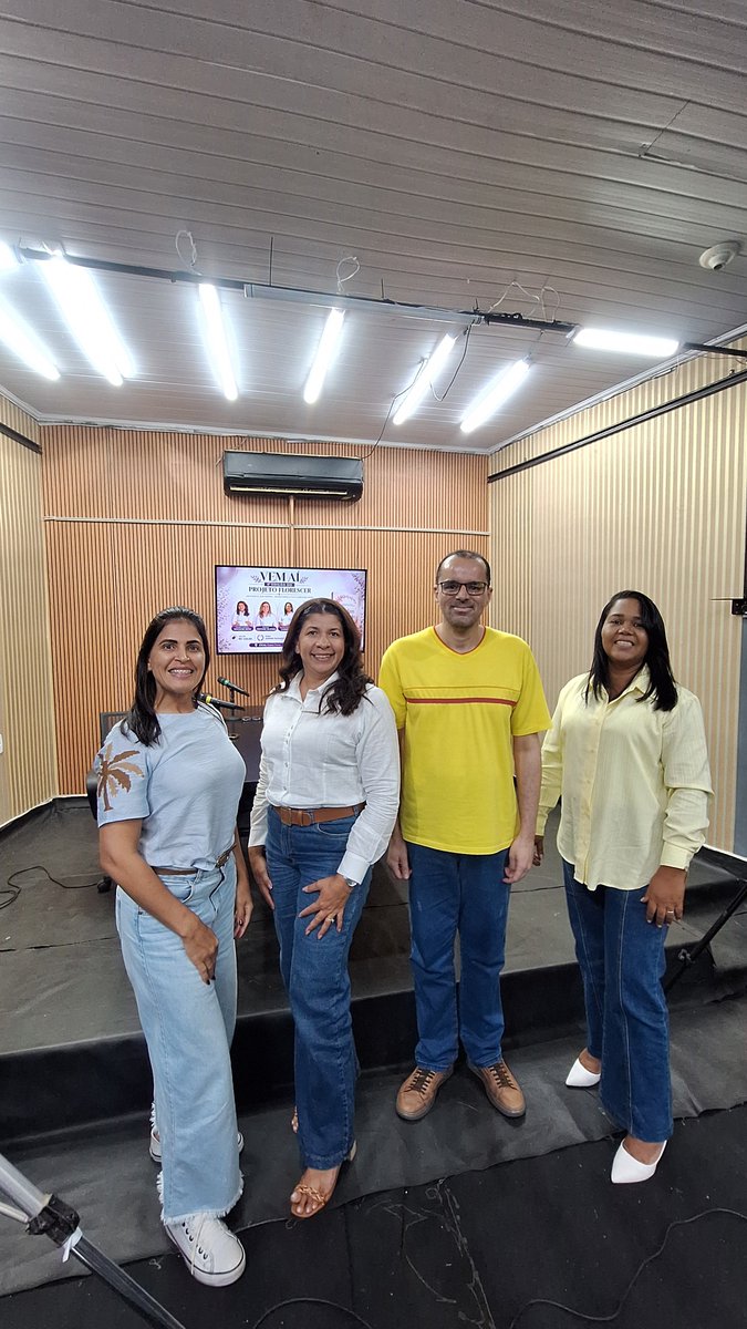BenicioGYN's tweet photo. Bom dia! 
Um pouco mais do Podcast de ontem com a Dra. Carmem Morais (a Host do Podcast Florescer) e as convidadas Dras. Miscilene Brito (pastora e psicóloga) e Geise Kelly (psicanalista). 
#BenicioGYN https://t.co/aMDOyttmaF