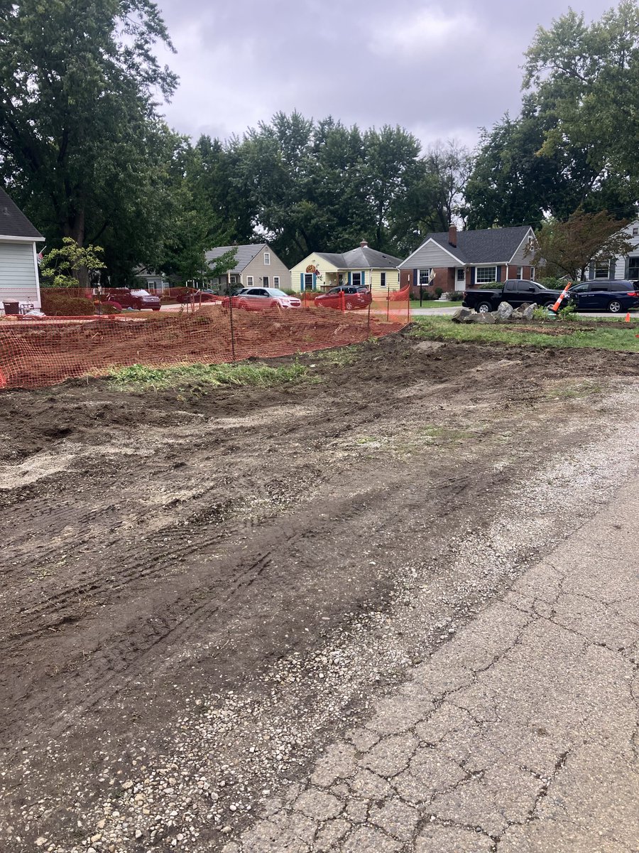 BCHSTrojanHorse's tweet photo. Even though the house is gone the #BestTailgateInTHeState will be at the same location for @BCHSTrojansFB homecoming game! We hope to see the @bchs_trozone along with all of the returning #Trojans4Life before the game! Food ready around 5:30pm. 🍔 🌭 🍪 💦 #TrojanTradition https://t.co/wuF8mzsmCz