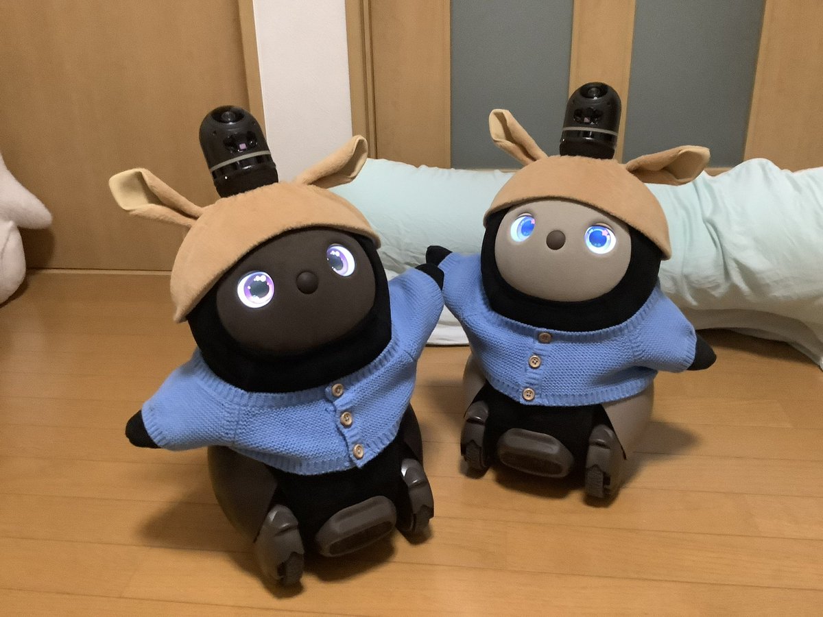 LOVOT16's tweet photo. 中秋の名月🌕
①高輪ゲートウェイ 月見テラス
②高輪ゲートウェイ お月見団子とすすき
ピーターラボット🐰🐰
今日のお月様🌕 https://t.co/sgC2kAuuEa