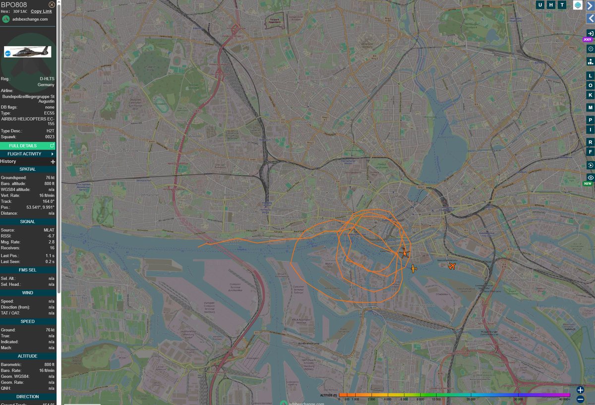 rootsmessenger's tweet photo. Das NATO-Manöver #RedStormCharlie in Hamburg ist am heutigen Freitag in vollem Gange. Neben einem Helikopter der Bundespolizei kreist auch eine noch nicht näher identifizierte Drohne über dem Hamburger Hafen, und auch ein ziviles Kleinflugzeug. #NASTY https://t.co/9FngRCspX1 https://t.co/Wu1OehW5Nl