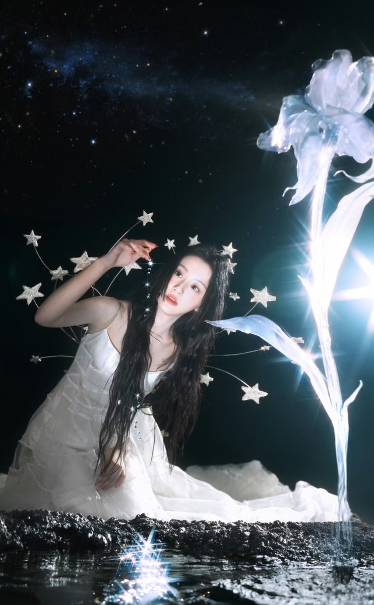forshangen's tweet photo. 📸 260925 ✧ Bao Shangen Studio Update 

🌕  𝓑𝓪𝓸’𝓼 𝓼𝓱𝓪𝓻𝓮

⊹ 🌘🌗🌖🌕 ⊹

The pure moon casts its radiance, mirroring its glow in the bright Milky Way. On this beautiful Mid-Autumn night, let us borrow the light of a myriad stars to admire the perfect, full moon together~  ​​​

#BaoShangen #包上恩