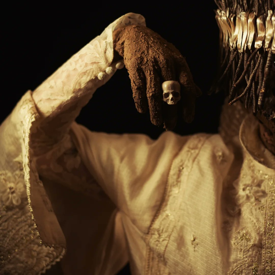 CesarGilditi's tweet photo. Death Skull Ring collaboration by @ossua_et_acroamata, @thomasganderson and @lickapumpkin, with sound by @nineinchnails. Human artists, subjects, time and dreams—no A. I. used. © Thomas G. Anderson Photography https://t.co/zKBzREXdHC