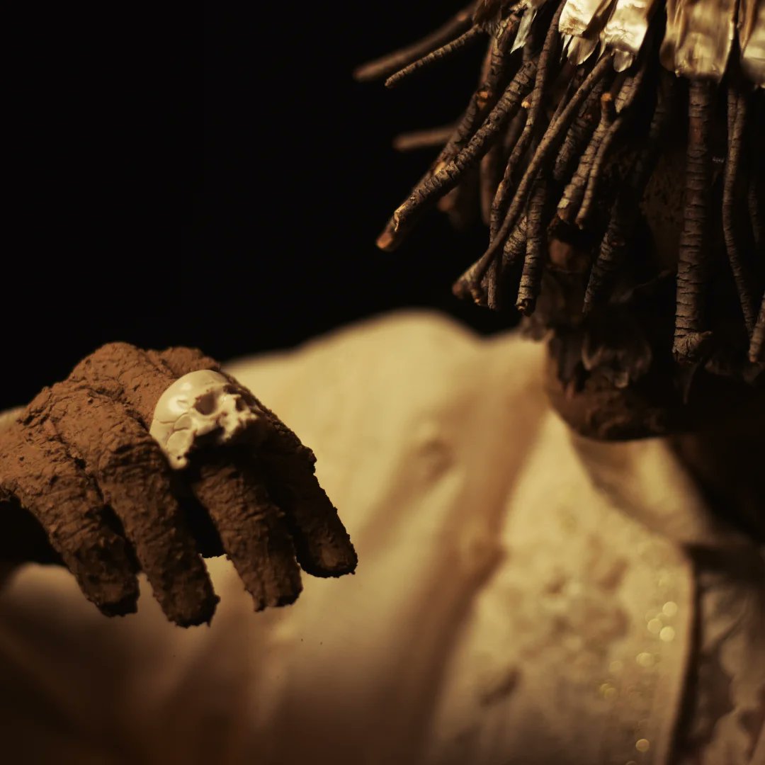 CesarGilditi's tweet photo. Death Skull Ring collaboration by @ossua_et_acroamata, @thomasganderson and @lickapumpkin, with sound by @nineinchnails. Human artists, subjects, time and dreams—no A. I. used. © Thomas G. Anderson Photography https://t.co/zKBzREXdHC