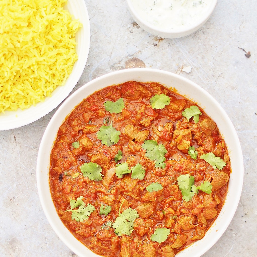 easypeasyfoodie's tweet photo. This Slow Cooked Lamb Bhuna is perfect for chilly autumn and winter days. Only 10 mins prep and then let your oven or slow cooker take the strain!
RECIPE => https://t.co/aYmSzH2ELS
#lamb #curry #bhuna #slowcooker #crockpot #slowcooking #makeahead #freezermeals https://t.co/U3Im9hOCEM