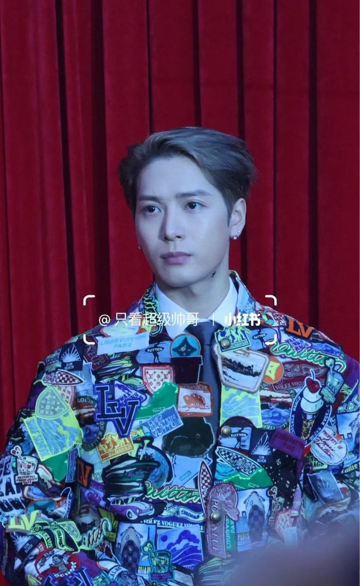 jacksonwangarab's tweet photo. جاكسون من حفل "بازار غالا".

#JACKSONWANG
#王嘉爾
#잭슨
#JacksonWangXRocNation
#THANKYOU https://t.co/yXu5F76pOv