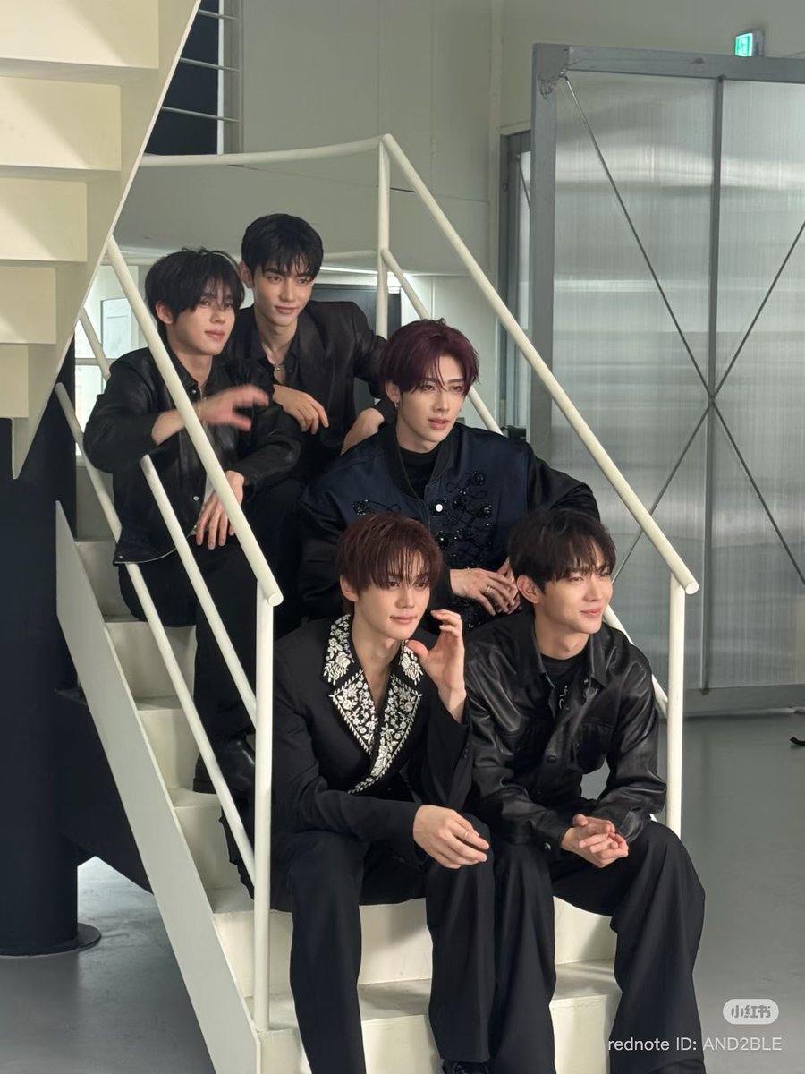 mrmnq_'s tweet photo. Figaroユジンくんだいすきすぎて買ったよ🤩 https://t.co/yjHLqORvh7