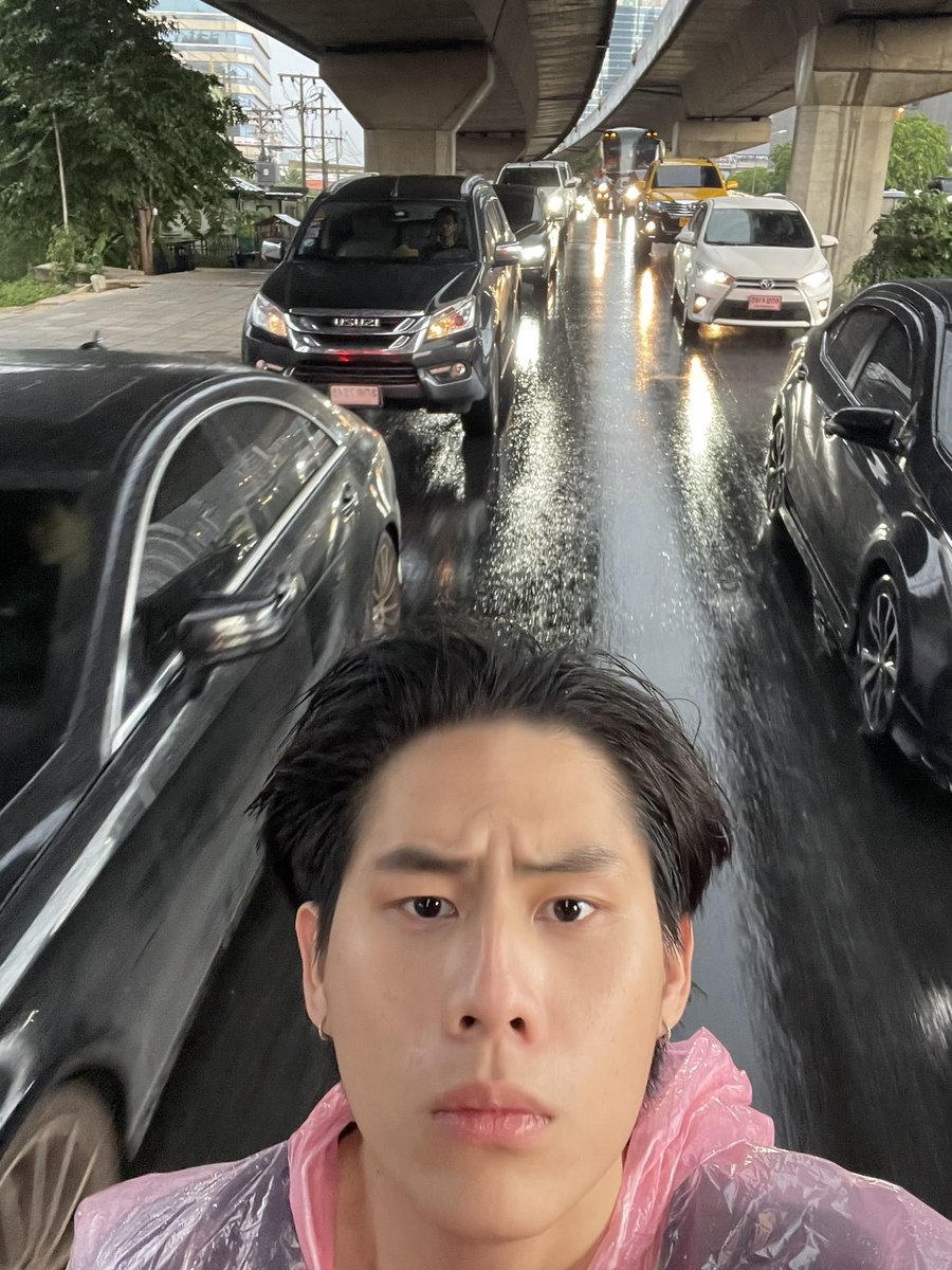 TinGzHU54's tweet photo. กุเข้าใจนางแล้ว ว่าทำไมนางชอบอยุ่บ้าน โลกนอกผ้าห่มโหดร้ายกับนางจริงๆ https://t.co/Hm739sRkvM