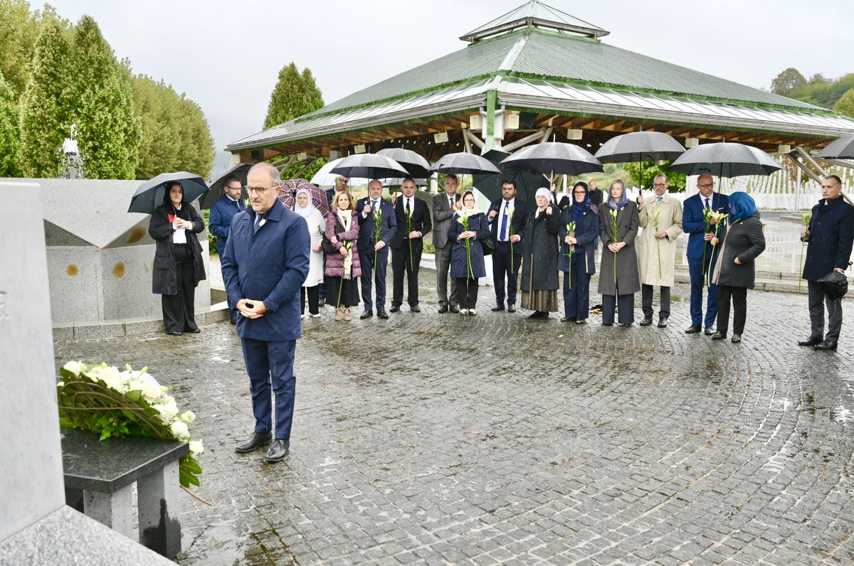 LSorecaEU's tweet photo. Today, together with Ambassadors and diplomatic representatives of all EU Member States’ Embassies in BiH, we visited the Srebrenica Memorial in Potočari and paid our respects to the victims of the genocide. 

The EU’s stance is clear. There is no room for the denial of genocide and crimes against humanity, or for the glorification of those convicted of war crimes. The rulings of international courts are facts to be respected.

The European Union and its Member States will continue to stand firmly with the victims and survivors. Our joint commitment is unwavering. To the truth, to justice, and to remembrance that honours more than 8,000 men and boys murdered in July 1995.

We spoke today with Munira Subašić and other Mothers of Srebrenica who have worked tirelessly to ensure the memory of the victims is never forgotten. 

Remembering the Srebrenica genocide is a responsibility towards the future, to rebuild trust and to ensure that new generations inherit peace rather than division.