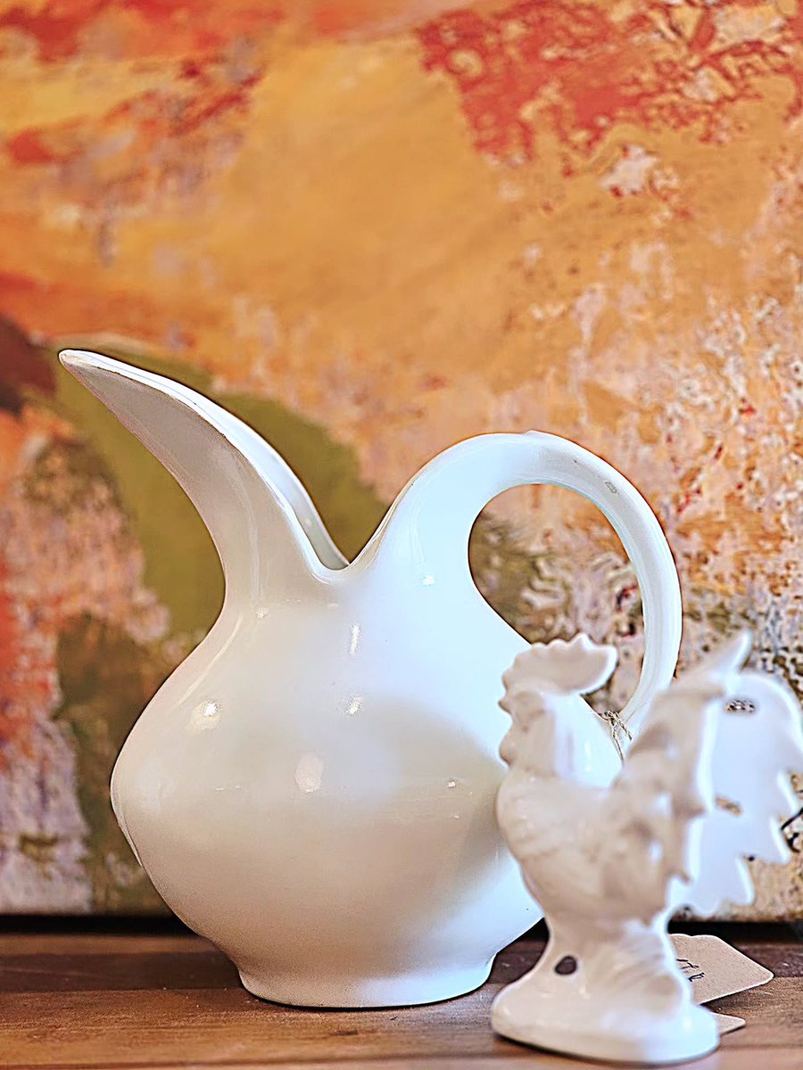 ArmandaImber's tweet photo. Slow Sundays at The Pink Cabbage. Wander through two floors of unique finds, pretty things, and treasures waiting to be discovered. Take your time, relax, chat, and enjoy the stroll. Mon–Wed by appointment
Thu–Fri 10–4
Sat–Sun 10–5 https://t.co/UfkDvIoIo0