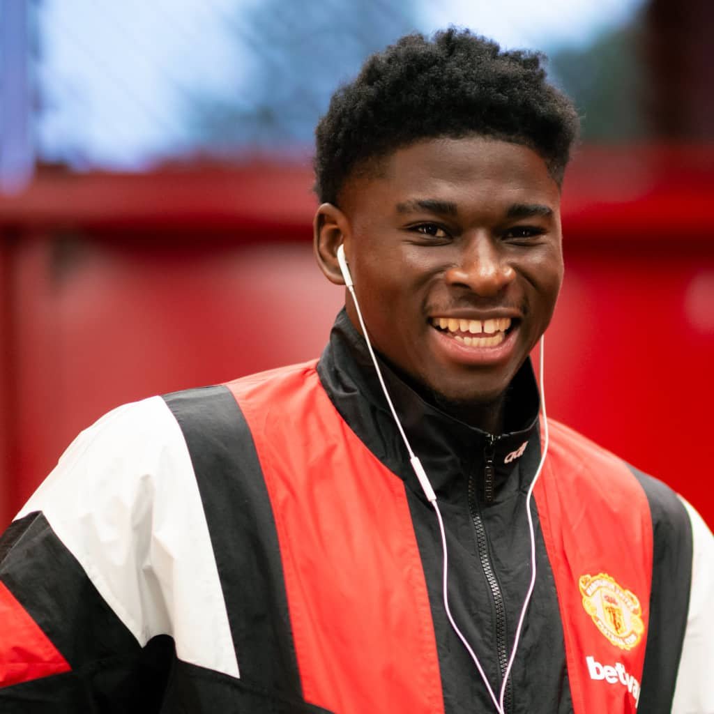 flavoumOva's tweet photo. Big fitness boosts for Carrick after the international break🚀. Matthijs deligt &amp; Carlos Baleba are expected to start vs Tottenham,
Amad Diallo will hopefully be back too. Will Deligt and Baleba coming back fix our defensive issues or will our full back problems still cost us? https://t.co/Q1hoCS6Dpu