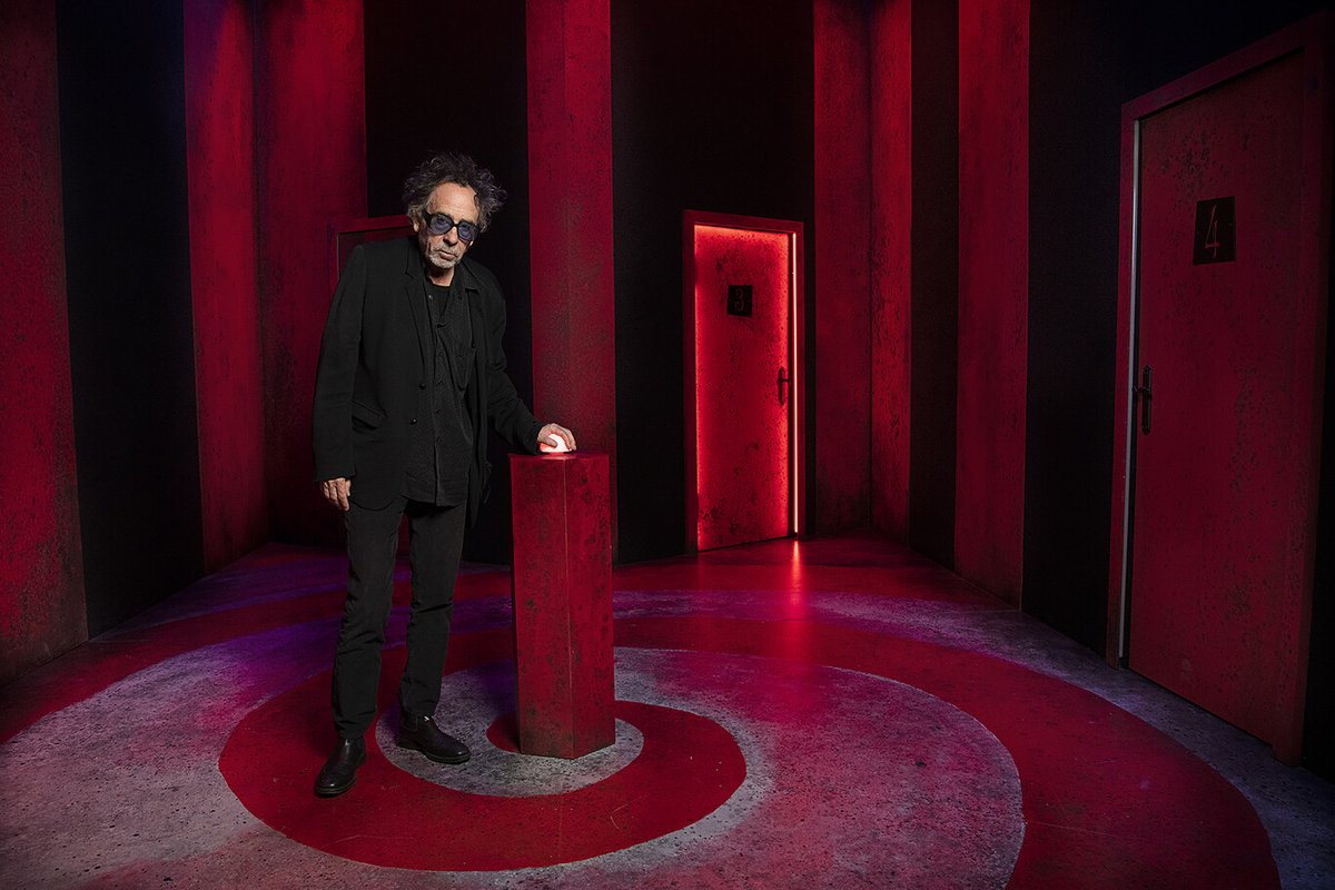 TimBurton_JP's tweet photo. 🎪開幕まで、あと２か月
￣￣￣￣￣￣￣￣￣￣￣
《#ティム・バートンのラビリンス》
　🎟️前売チケットが10万枚突破❗️

これまで6か国8都市を巡って100万人以上が来場した本展、
これほど早く10万枚に達したのは🇯🇵東京が初。

📅11月25日(水)開幕
迷宮へのチケットはこちら🔻
https://t.co/B3b22ivacC https://t.co/pIgncFfTFG