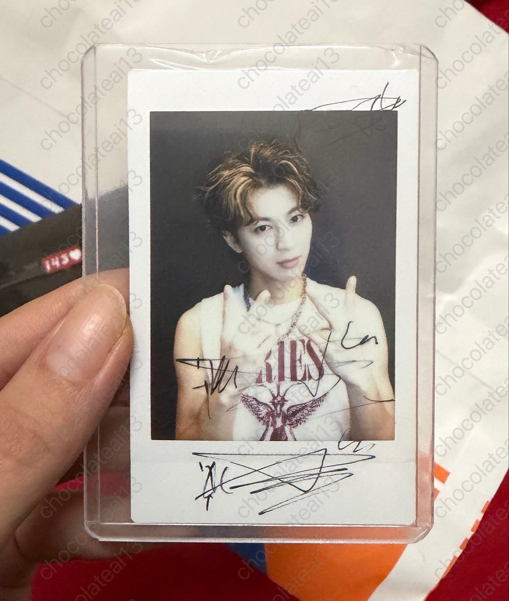 chocolateai13's tweet photo. It’s @sssong6823 🥰🥰🥰 why did he sign three times tho??  🤣🤣🤣 https://t.co/mxslQbaA6I
