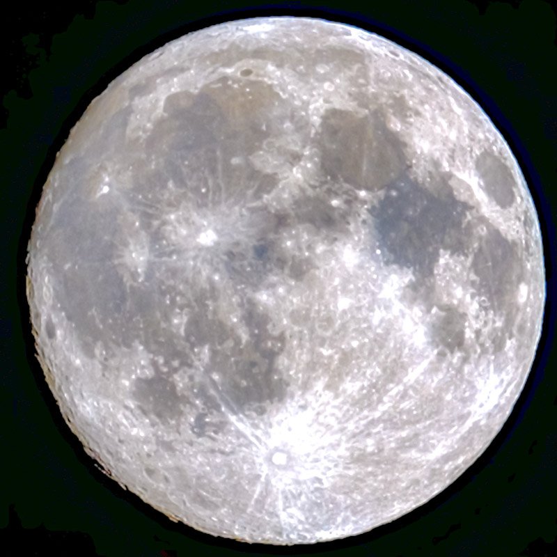 takeruexp's tweet photo. 朝から綺麗な青空が広がり今も綺麗な星空と中秋の名月が見れてます。
先ほど撮影した中秋の名月の様子です。
#倶知安町 
#中秋の名月 
#月 https://t.co/9OpeFeWDOU