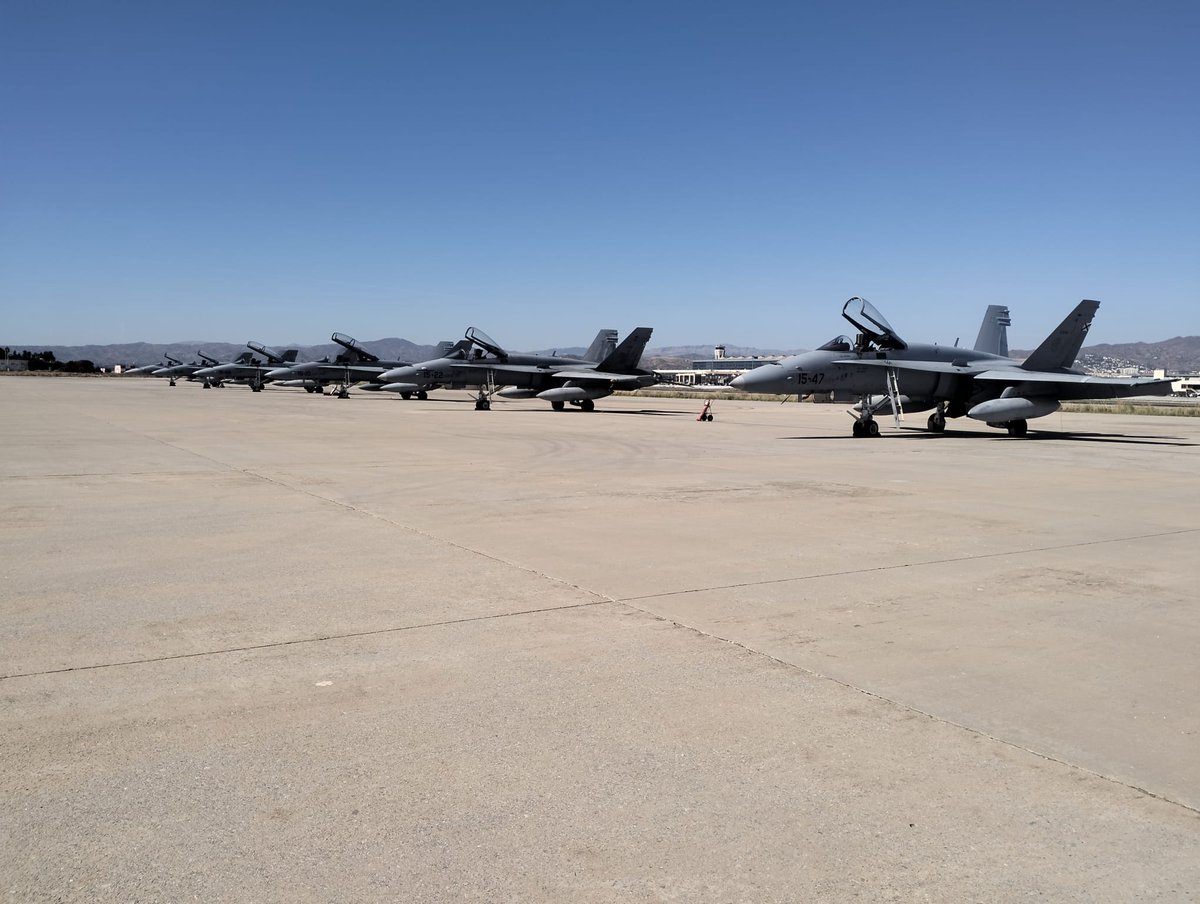 EMADmde's tweet photo. 🪖Más de 1.800 militares del Ejército del Aire y del Espacio, Ejército de Tierra y la Armada han participado en la activación #EagleEye 26-03.
🪖En el marco de las Operaciones de Presencia, Vigilancia y Disuasión #OPVD, medios aéreos, terrestres y navales han realizado misiones aéreas defensivas de respuesta a incursiones y movimientos de aeronaves y drones no identificados.
🪖El objetivo: garantizar y reforzar la vigilancia del espacio aéreo de soberanía e interés nacional. #MOPS
@Armada_esp @EjercitoTierra @EjercitoAire