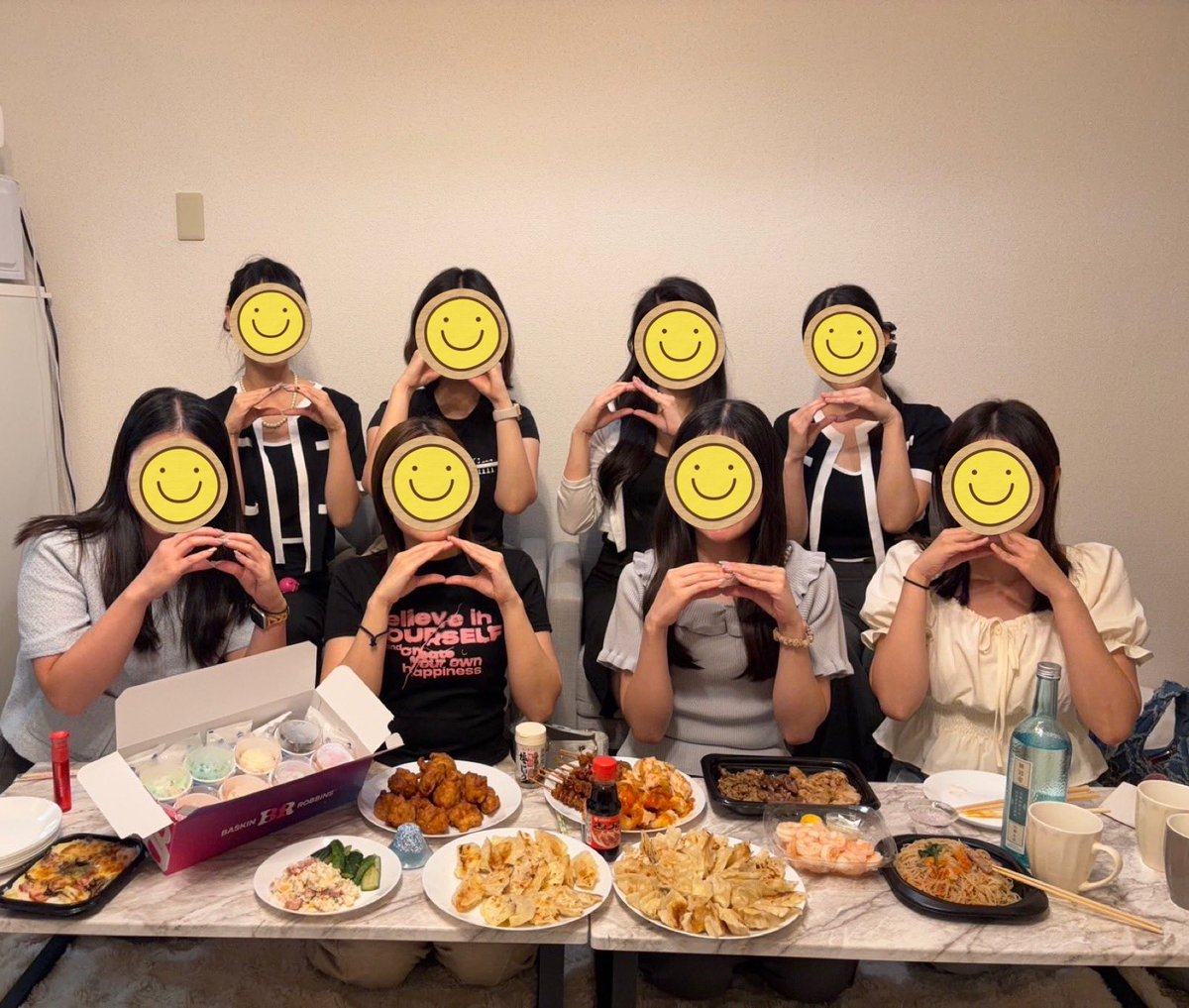 mtkdx_miyong's tweet photo. まゆちゃん（@chi_kawa_pon ）主催の第二回ぎょうざ🥟の会参加してきました🫶💕
みんなで作って食べる餃子は最高に美味しい😋✨みんなで持ち寄った惣菜ほぼ茶色で最高すぎる🤣ほぼ初めましてのメンバーやけど話も弾むし楽しすぎた🥹✨
むーんず最高☺️✨✨

#むーんず
#ぎょうざ製作委員会 🥟 https://t.co/yNMhlQIpBy