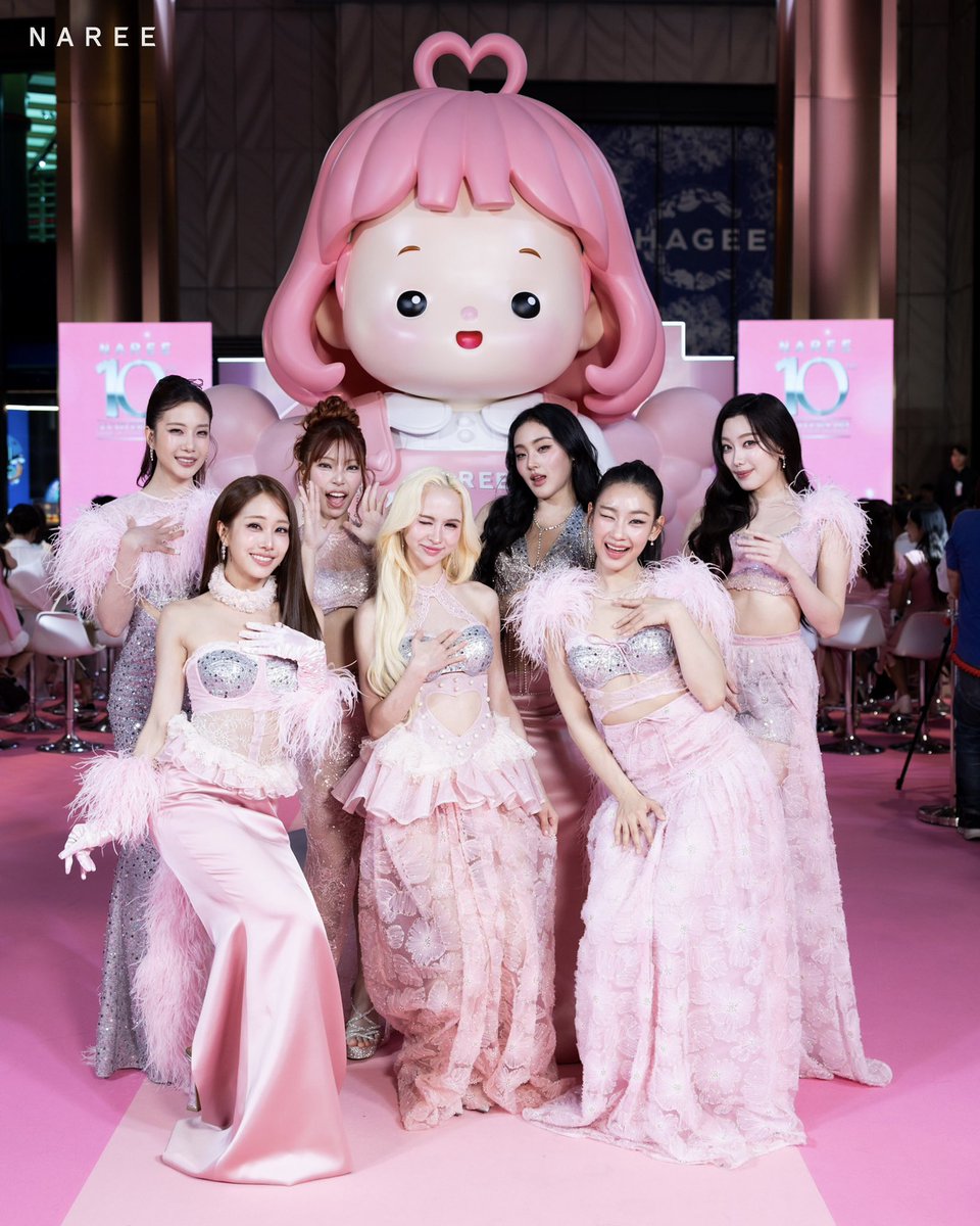 nareemakeup's tweet photo. รวมความน่ารักของสาว ๆ 4EVE FACE OF NAREE ในงาน 💗🎀✨
ไม่ว่าจะมุมไหน ช็อตไหน ก็มีแต่คำว่า “น่ารักกกก” เต็มไปหมด 🫶🏻
ทั้งรอยยิ้ม และโมเมนต์อบอุ่น ตลอดทั้งงาน
ทำให้ค่ำคืนฉลอง 10 ปีของ NAREE พิเศษขึ้นไปอีก 💖🥰

#NAREE #4EVE #NAREEx4EVE
#Naree10thAnniversary
#NareeShineInEveryMomentEvent