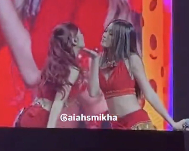 womenchielou's tweet photo. Kasama po ba sa choreo na dun ang tingin? https://t.co/snOM1aOzKk