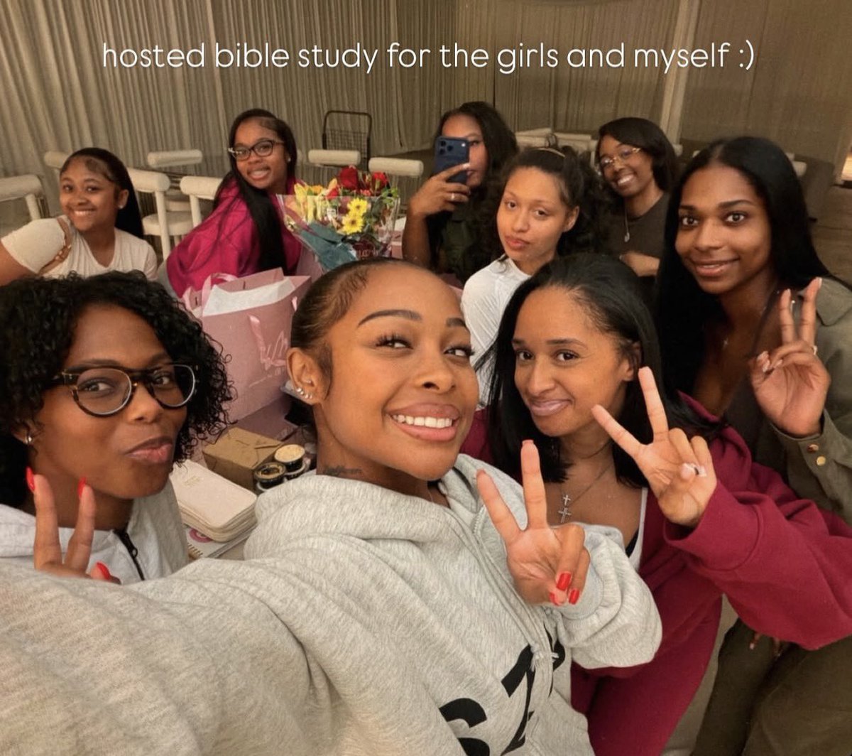 wavecheckers's tweet photo. Jayda Cheaves brought her 29th birthday in with a bible study ⛪️🙏🏽 https://t.co/iYFGVKF4kZ