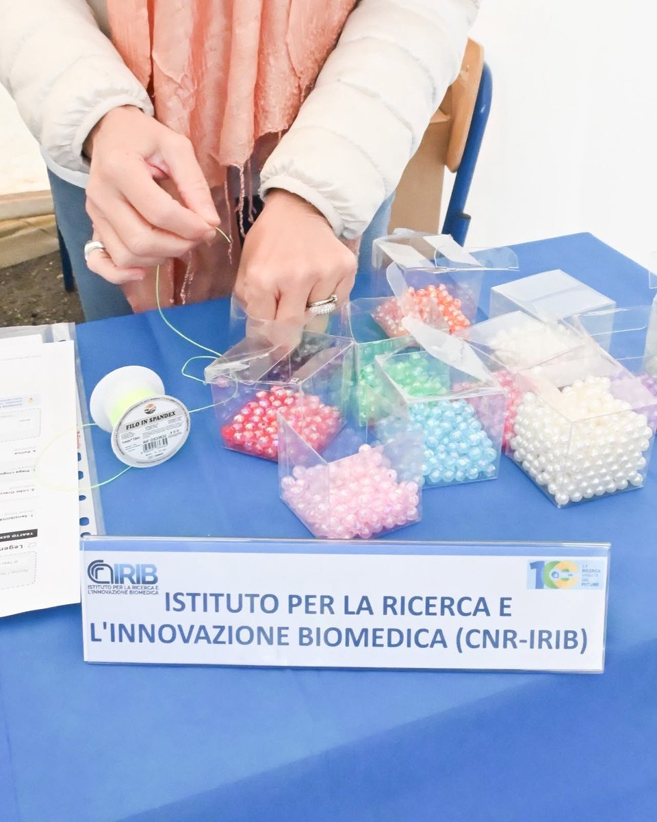 nottericerca's tweet photo. Estrazione del DNA da cellule di mucosa boccale e test genetici su lobo dell'orecchio, rotolamento della lingua, percezione dell'amaro.
#CNR #Irib #Unical #SuperScienceMe #ResearchIsYourNorthStar #NotteRicerca #ERN2026 #EuropeanResearchersNight https://t.co/6TtTdS0hZJ