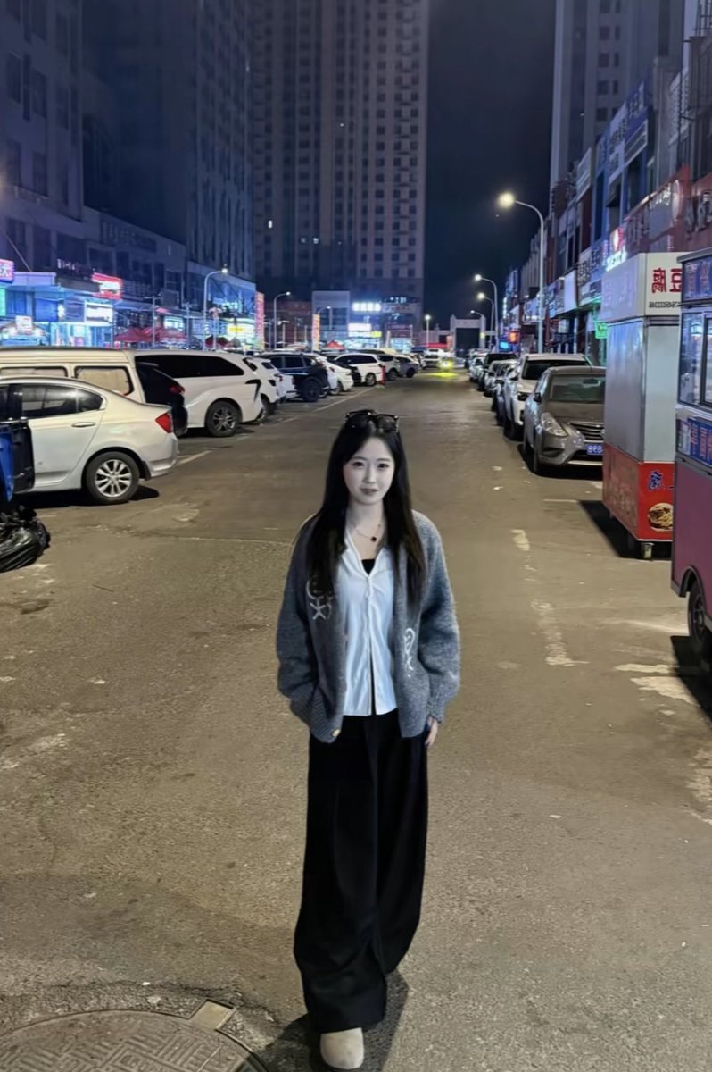 Xxp64v's tweet photo. 今天又是油脸 https://t.co/OY9nGbE5lL