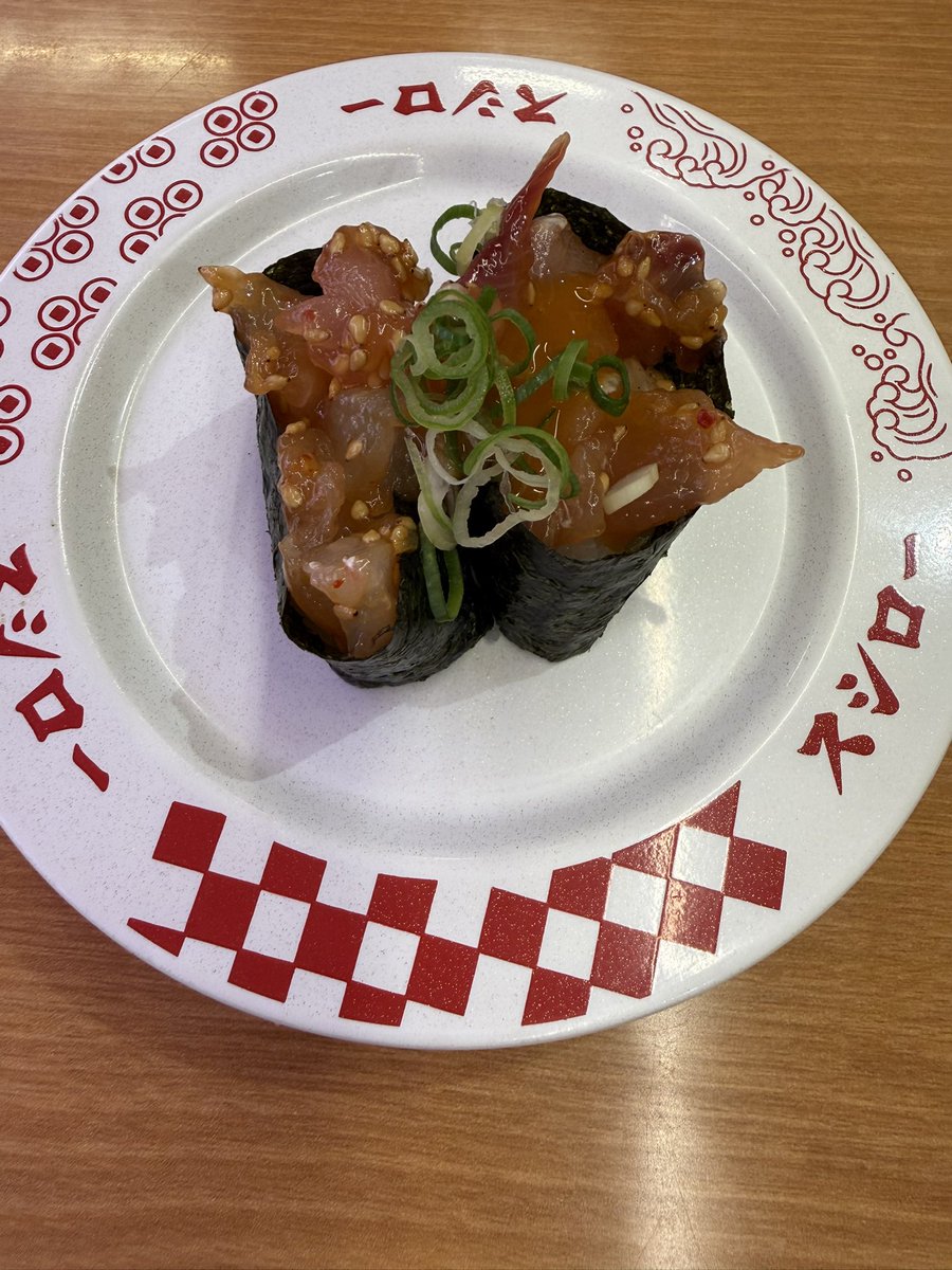 satonakakuro's tweet photo. 実家帰ったから
親の金で寿司 https://t.co/d4gJazXS5g