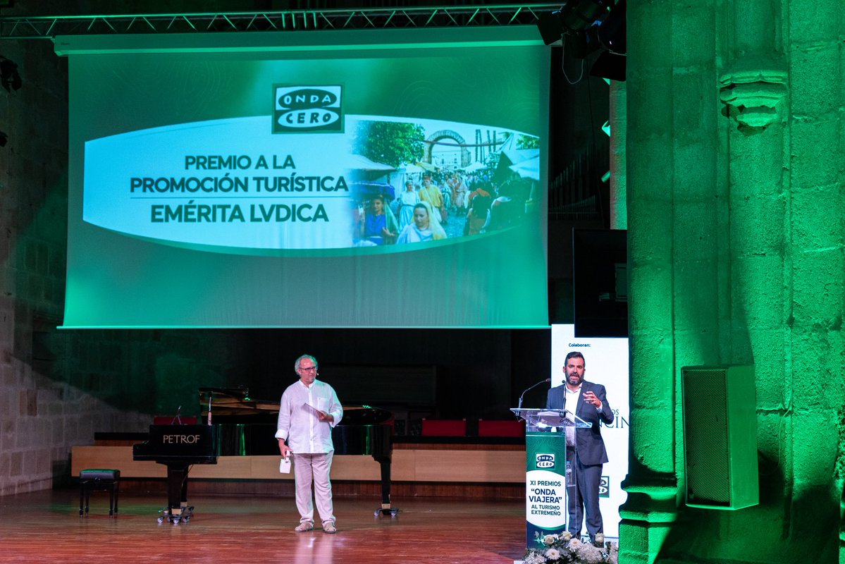psoeex's tweet photo. 👏 Enhorabuena a los y las galardonadas en los XI Premios de Turismo de @OCR_Extremadura (Premios Onda Viajera).

💚🤍🖤Gracias por proyectar todo lo que Extremadura tiene que ofrecer. https://t.co/eKu5JioVj9