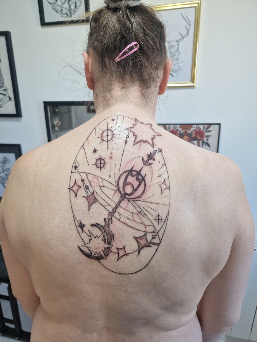 Phuneste's tweet photo. Thank you @ladylawga to approved this tattoo I just finished today ! https://t.co/hgUUwa5MmW