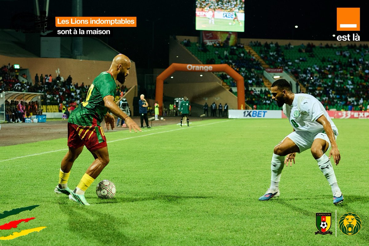 Orange_Cameroun's tweet photo. De la ferveur dans les tribunes, de l’intensité sur la pelouse et un public totalement acquis à la cause des Lions. 🙌🏾🔥

Garoua a vécu chaque instant au rythme du Cameroun ! 🇨🇲⚽

#Lions4Life #OrangeEstLà https://t.co/lwhc3cRIxS