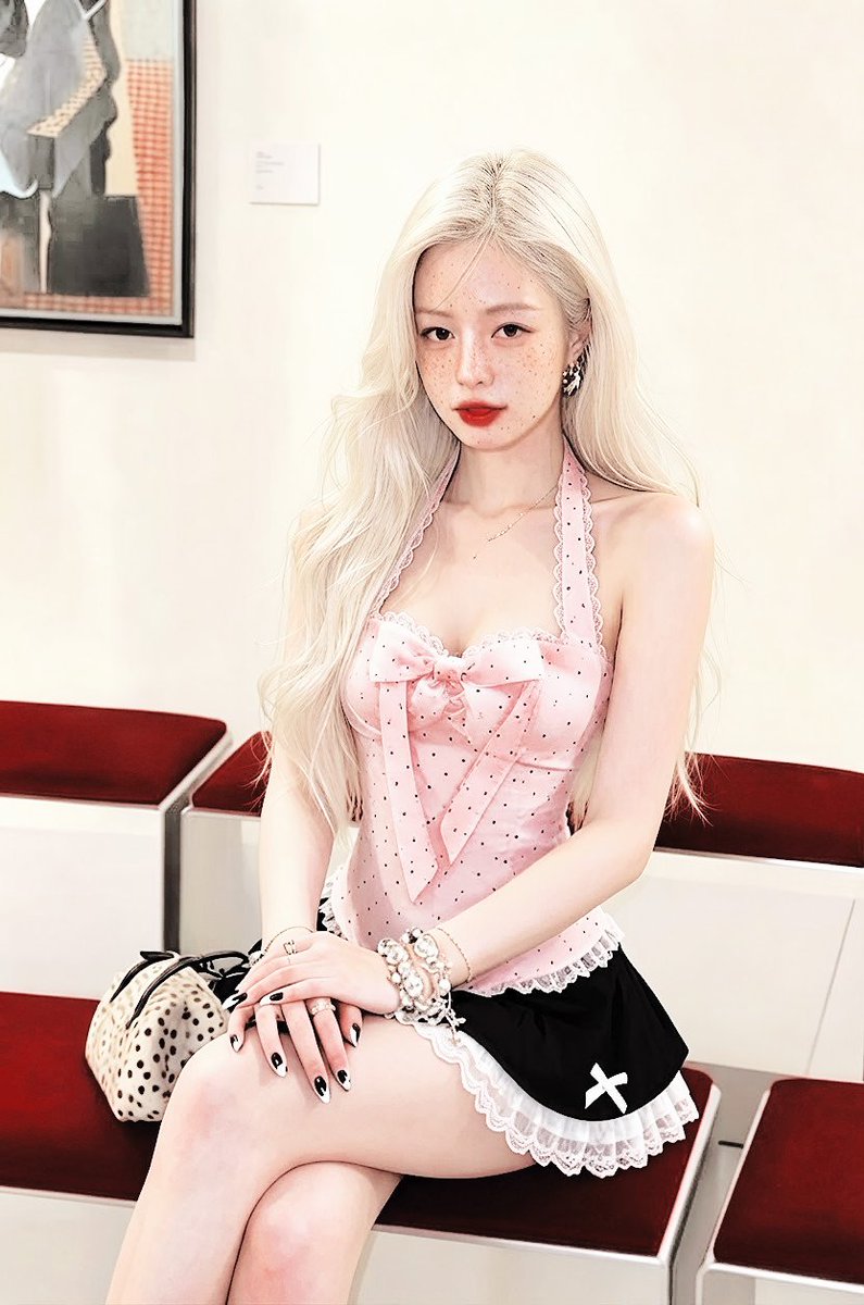 dessaod_'s tweet photo. ㅤㅤㅤ
ㅤㅤㅤㅤㅤㅤ₊˚ʚ 𝑶𝒅é𝒍𝒊𝒆 𐙚
ㅤㅤㅤ
Acho que algumas ideias simplesmente pedem para sair do papel… e a Odélie foi uma delas. 🎀
ㅤㅤㅤ
Um pedacinho dos meus sonhos transformado em roupas, detalhes e carinho.
ㅤㅤㅤ https://t.co/ciroD4DLw4