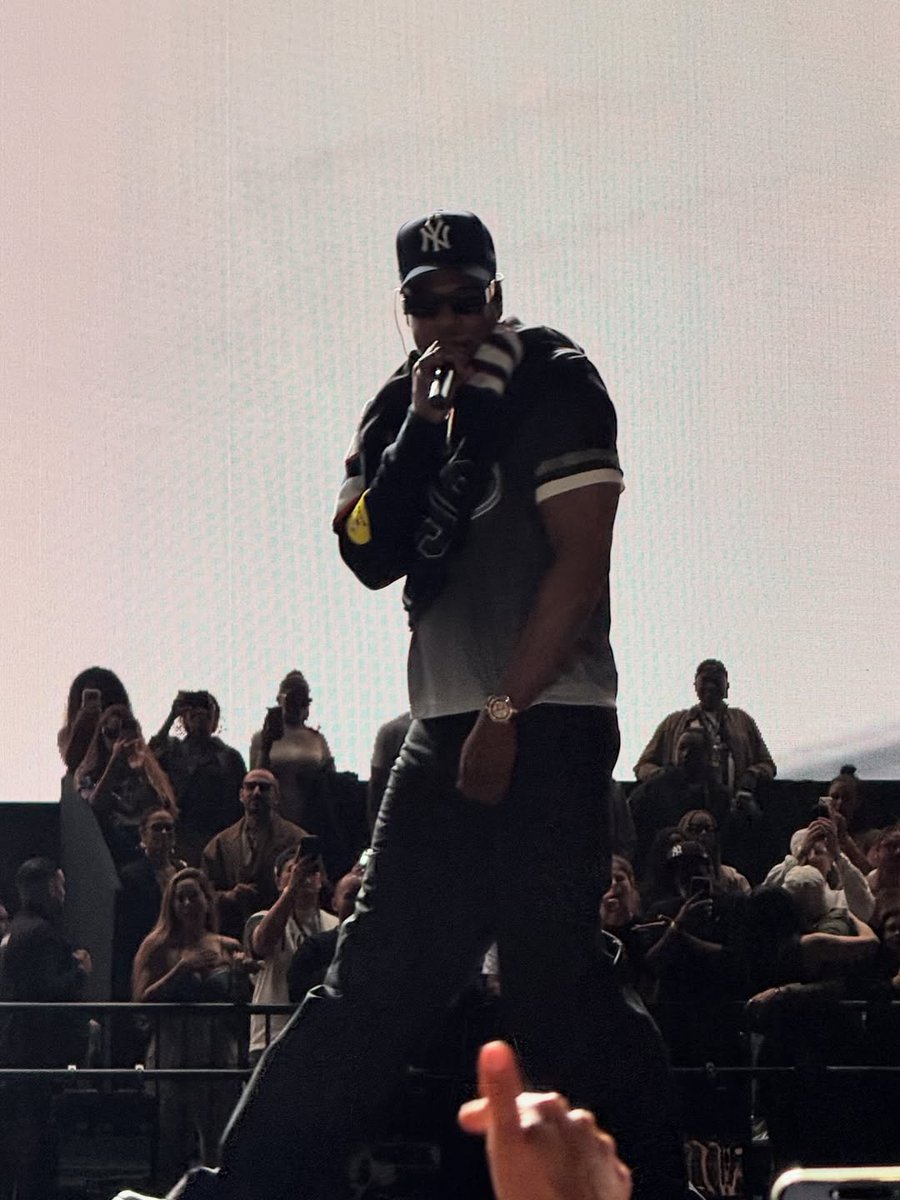 FreddaLeboiilm's tweet photo. JAY-Z. HOV. Jigga. Young Hova. The Blueprint.
30 years of greatness 
Paris, we made it! 

Celebrating 30 years of JAY-Z. A living legend. 

The moment HOV stepped on stage… the whole stadium went crazy! 

  Izzo (H.O.V.A.)
 H to the Izzo! The https://t.co/19eYtP2Ru5