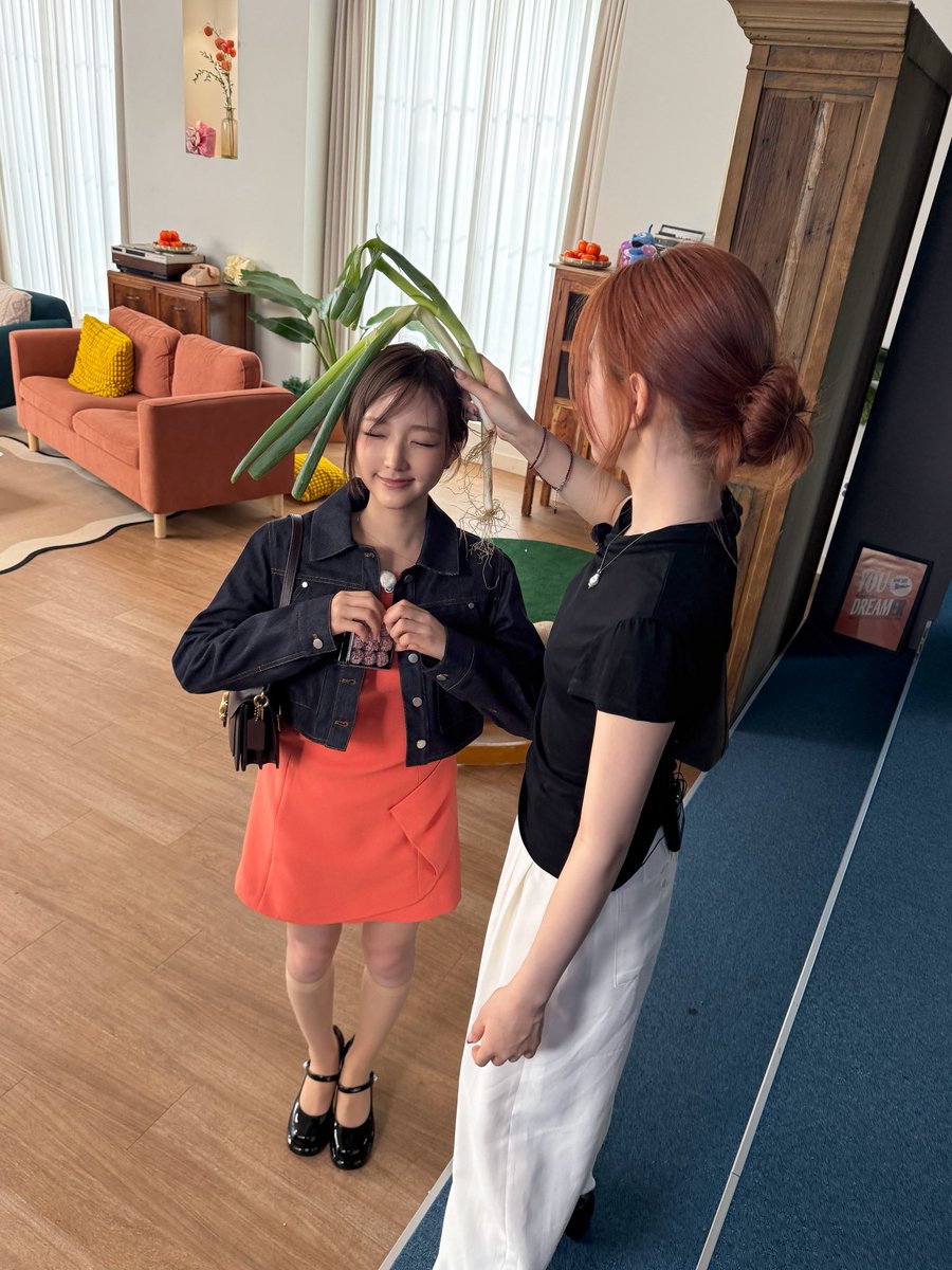 We_KiiiKiii's tweet photo. [📸]
가족끼리 싸우지들 마시고 즐거운 연휴 보내세요^^~….

#KiiiKiii #키키
#JIYU #지유 #KYA #키야
#키키팡팡 https://t.co/xJR7ysnJfx