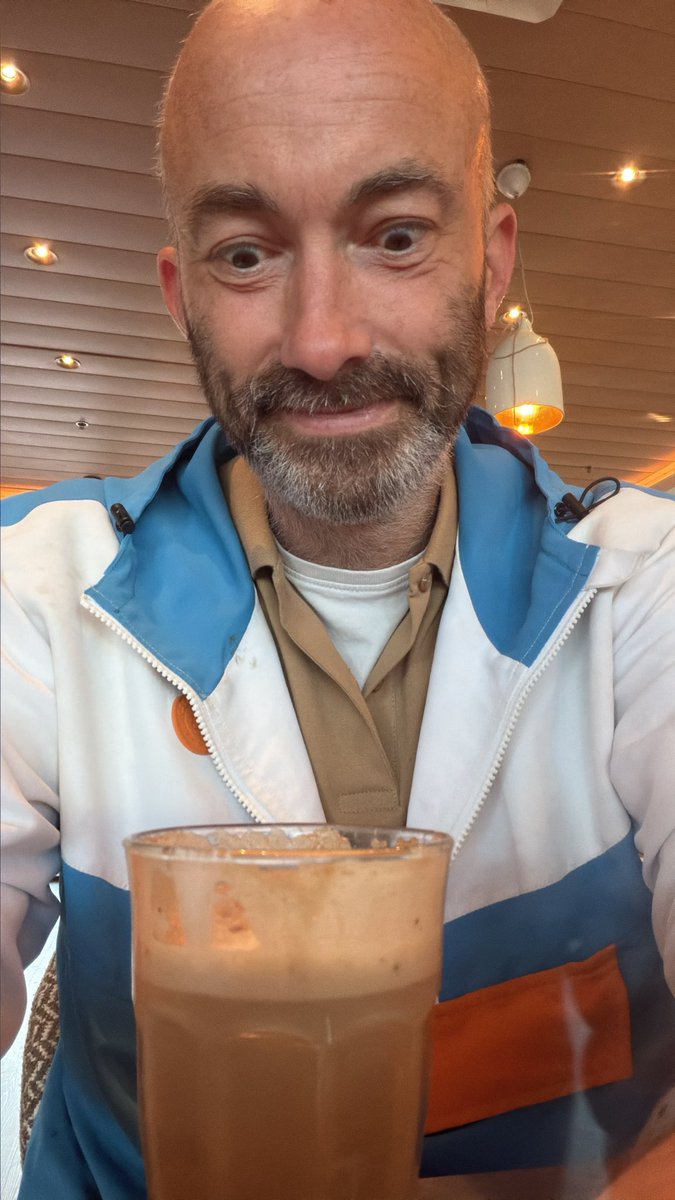 advocaatTUUR's tweet photo. De Guilty pleasure. De #chailatte #barist
Met 7,5 kilo kwijt mag dat #septemper
Vrouw net weekend weg met vriendinnen
Pijnlijk veel zin in #carnivorenweekend met de boys
Zo de slager leegkopen.Filmavond. Morgen veel sport en #allucaneat #leiderdorp
Heb t goed leukste Rakkers https://t.co/SaNCI9IOHr