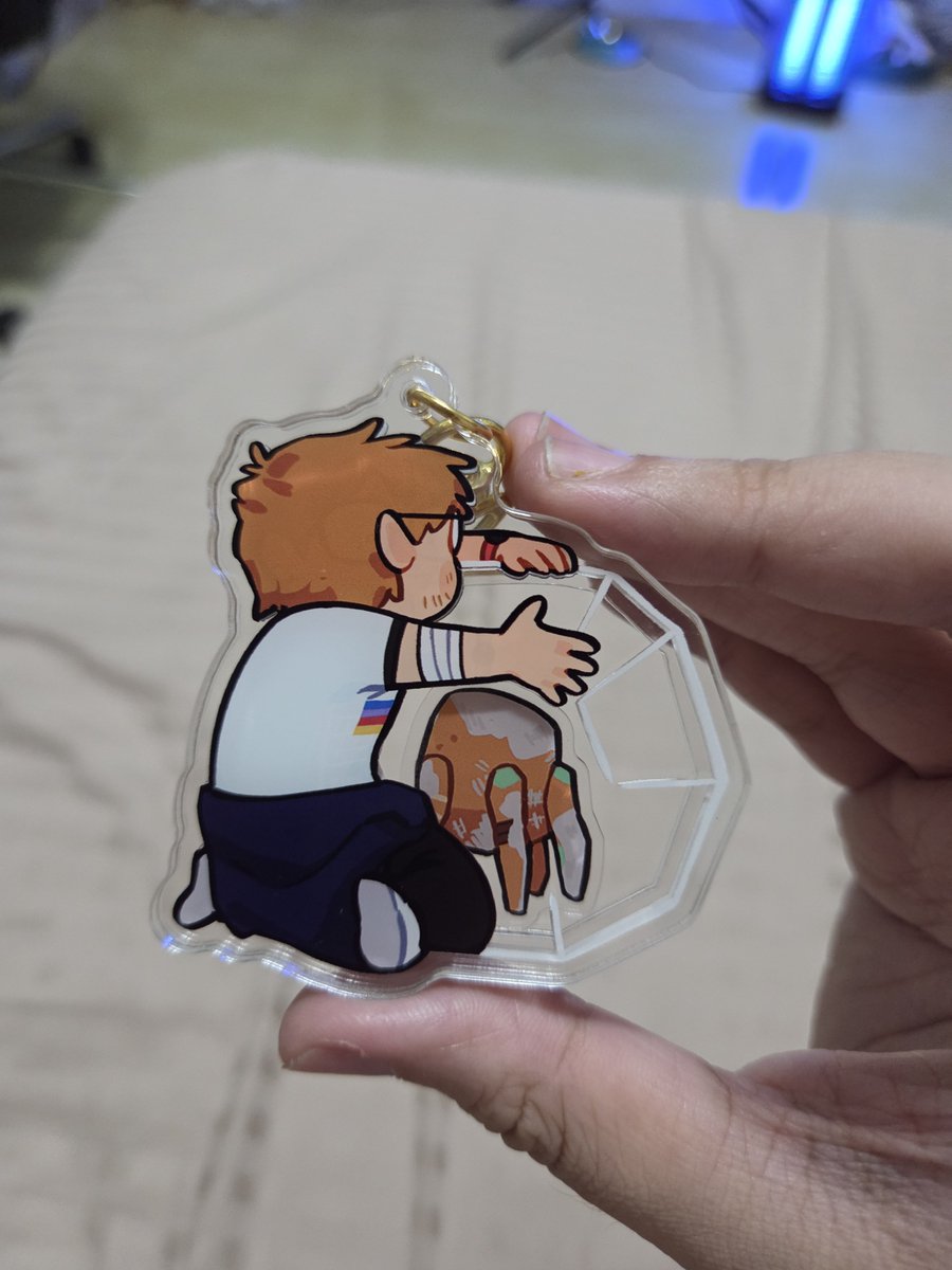 WolfyTheWitch's tweet photo. Hehe new design https://t.co/HsggD2nNKd